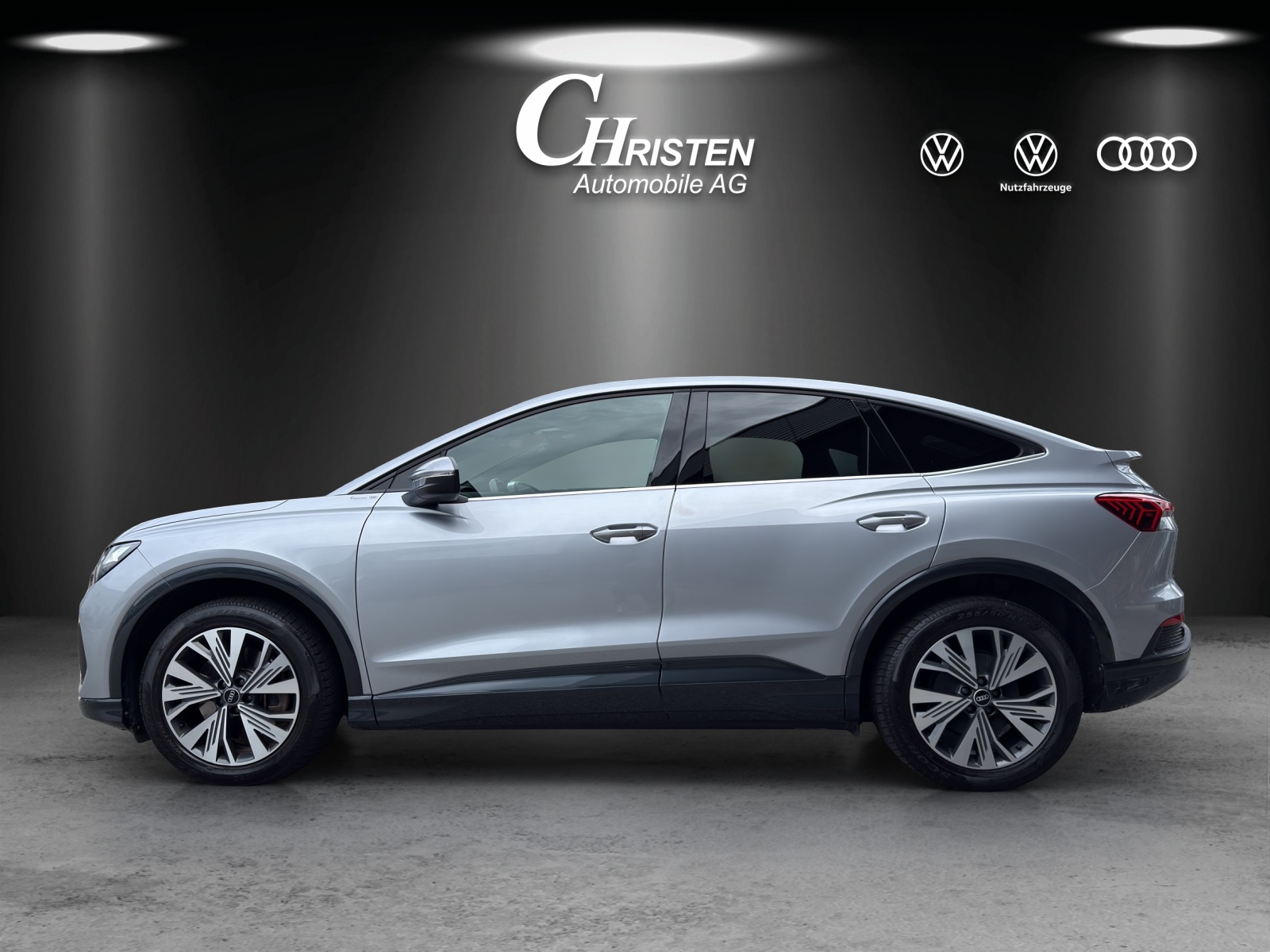 AUDI Audi Q4 Sportback e-tron 50 quattro-showroom-element-1