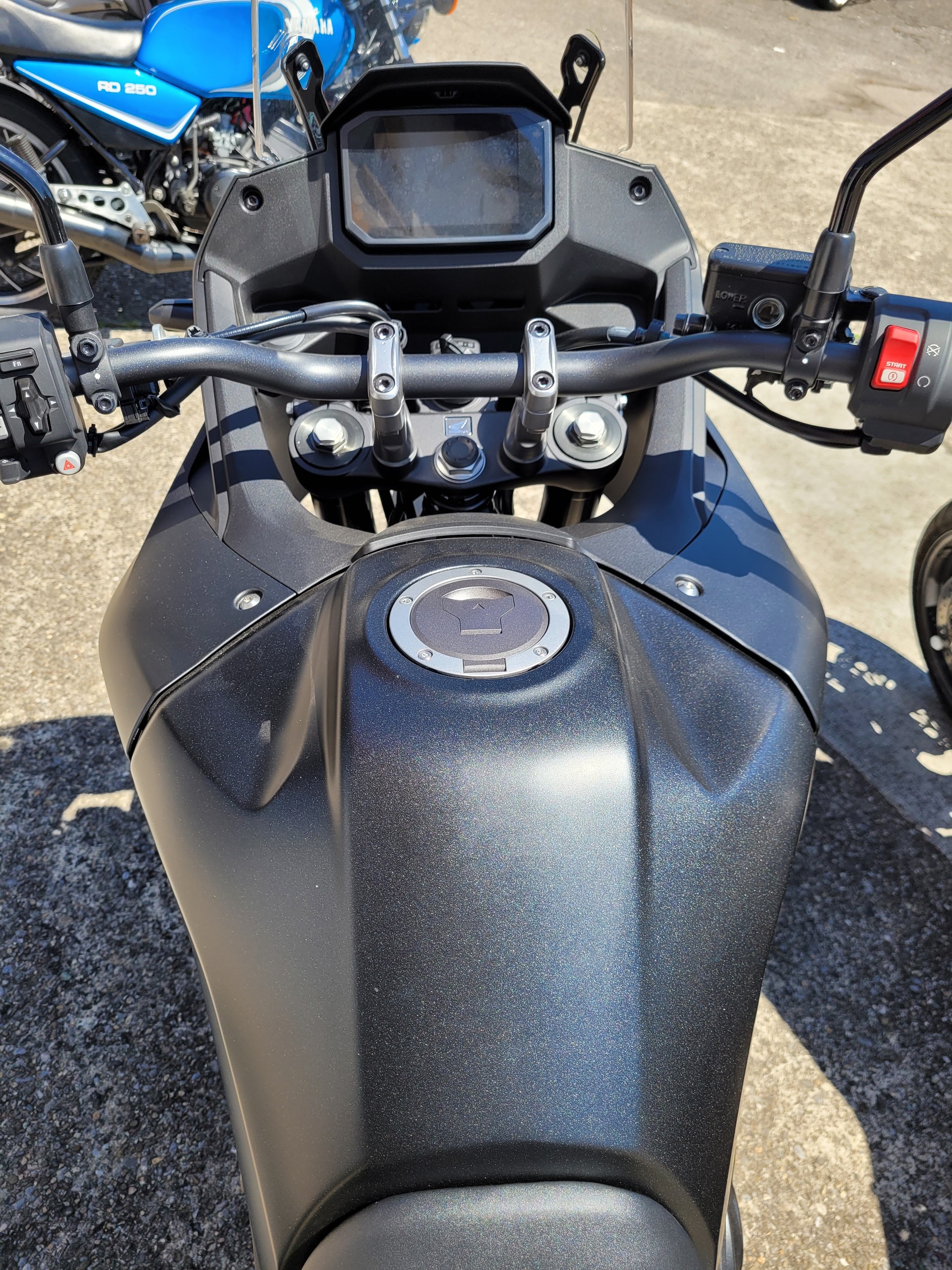 HONDA XL 750 Transalp Swiss Peaks-image-2
