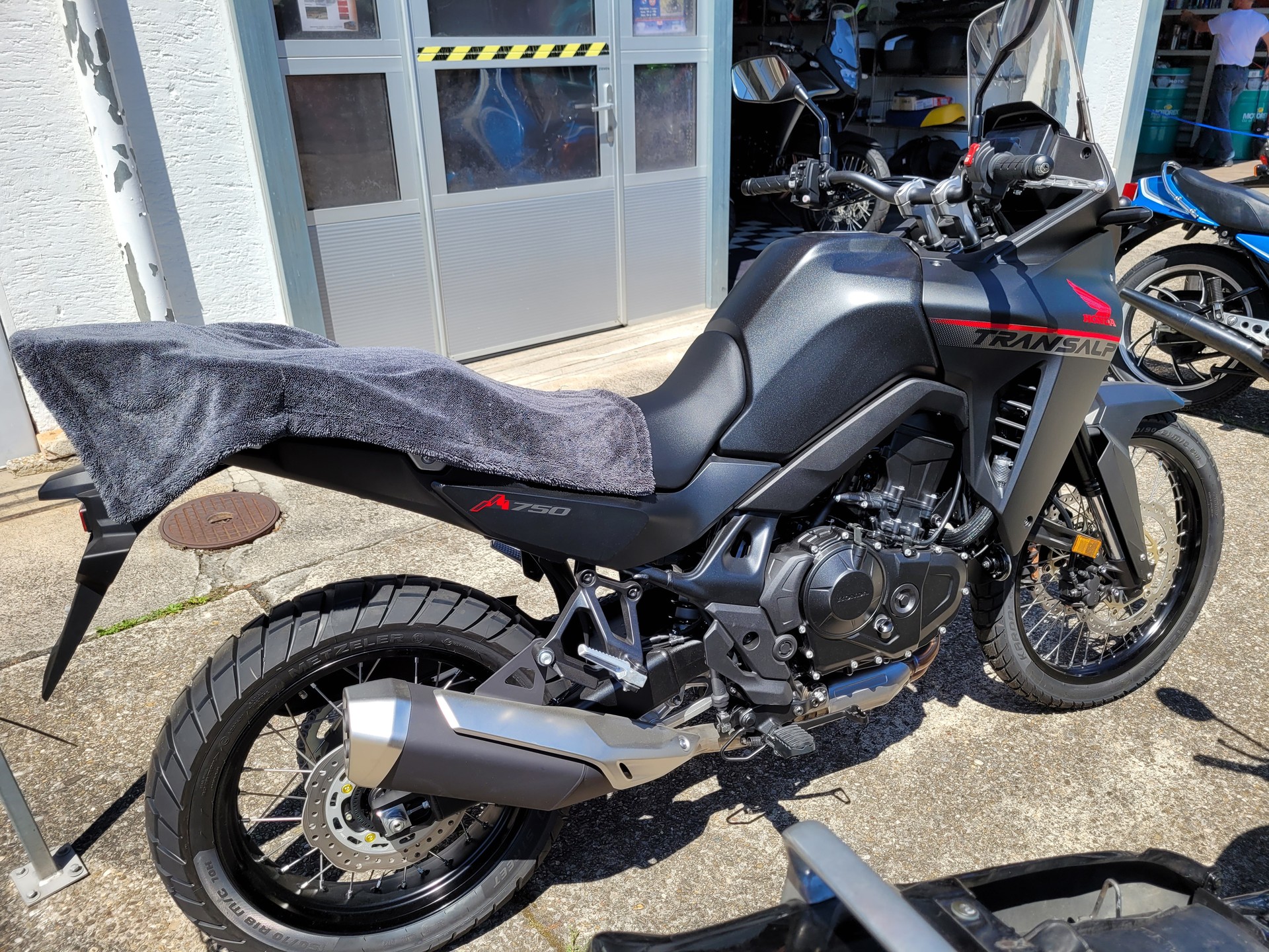 HONDA XL 750 Transalp Swiss Peaks-image-1