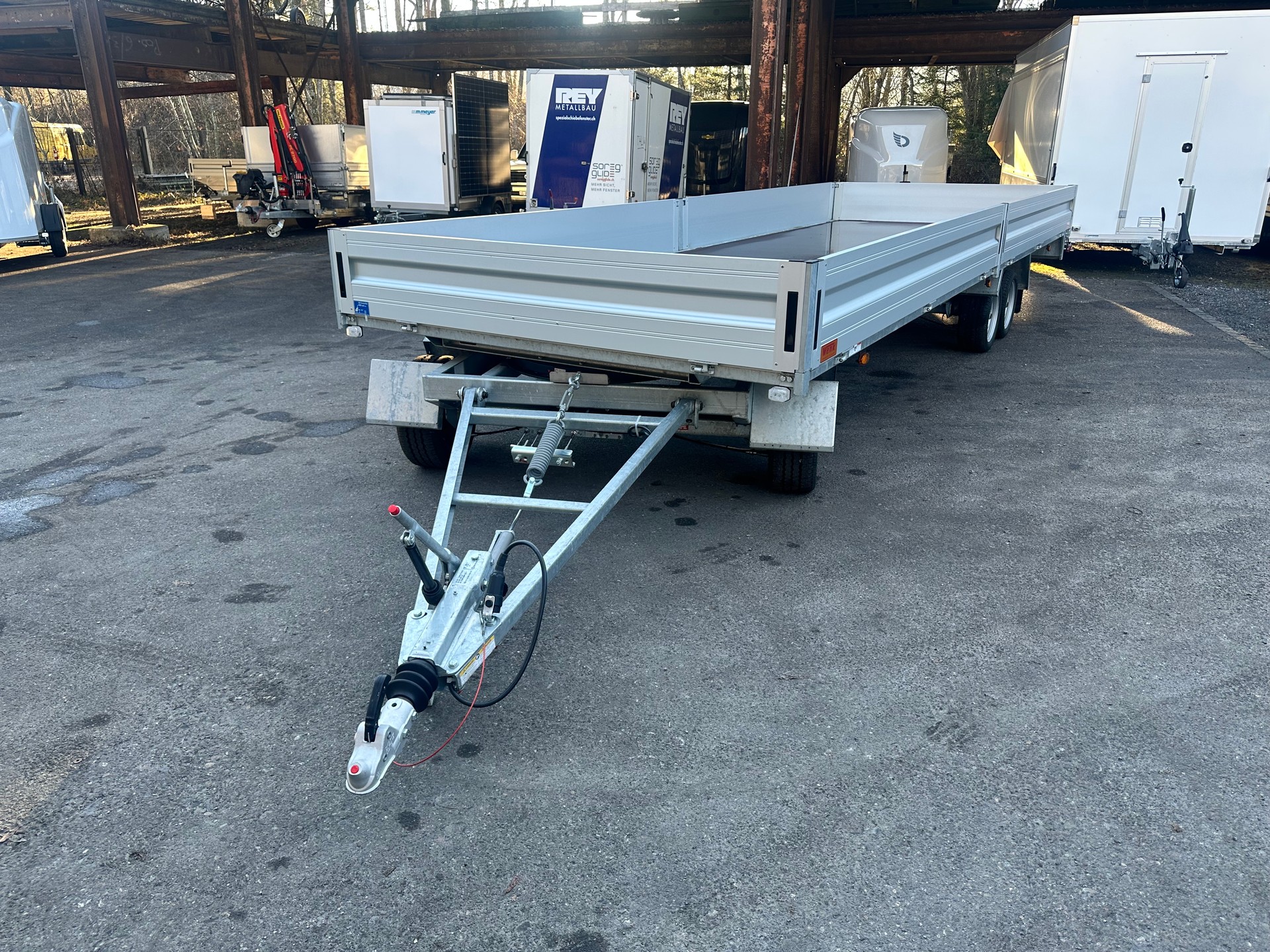 HUMBAUR HD 356121 3-Achser-showroom-element-1