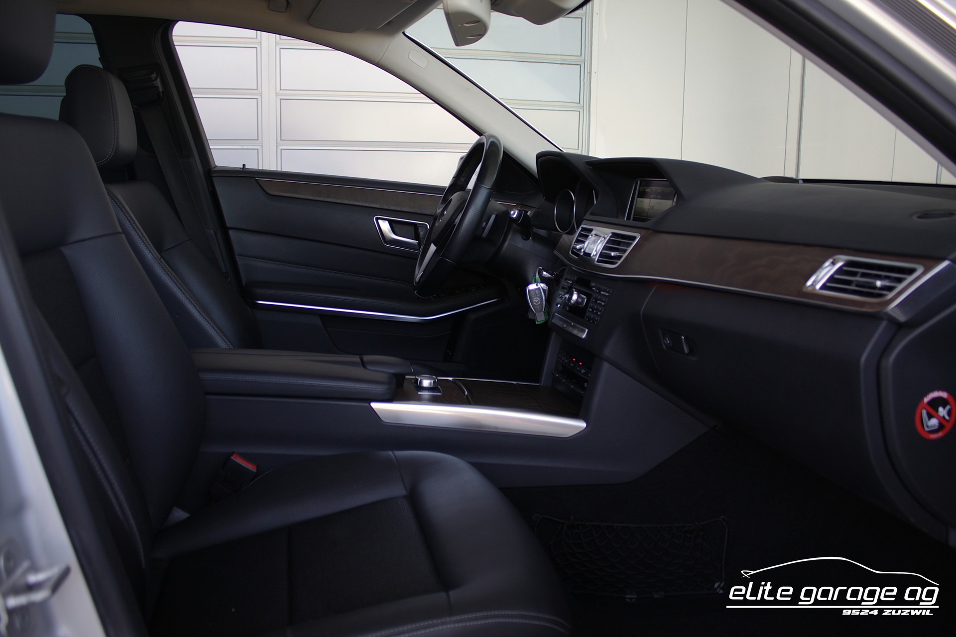 MERCEDES-BENZ E 200 Avantgarde 7G-Tronic-image-15