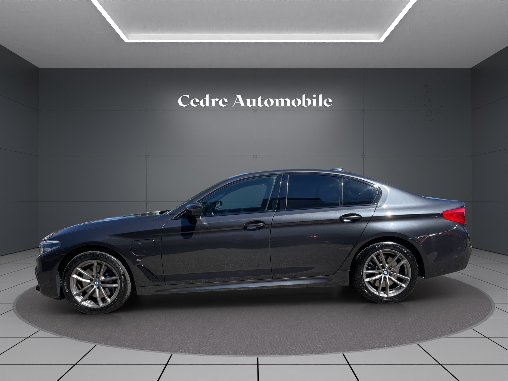 BMW 530e xDrive M Sport Steptronic-showroom-element-3