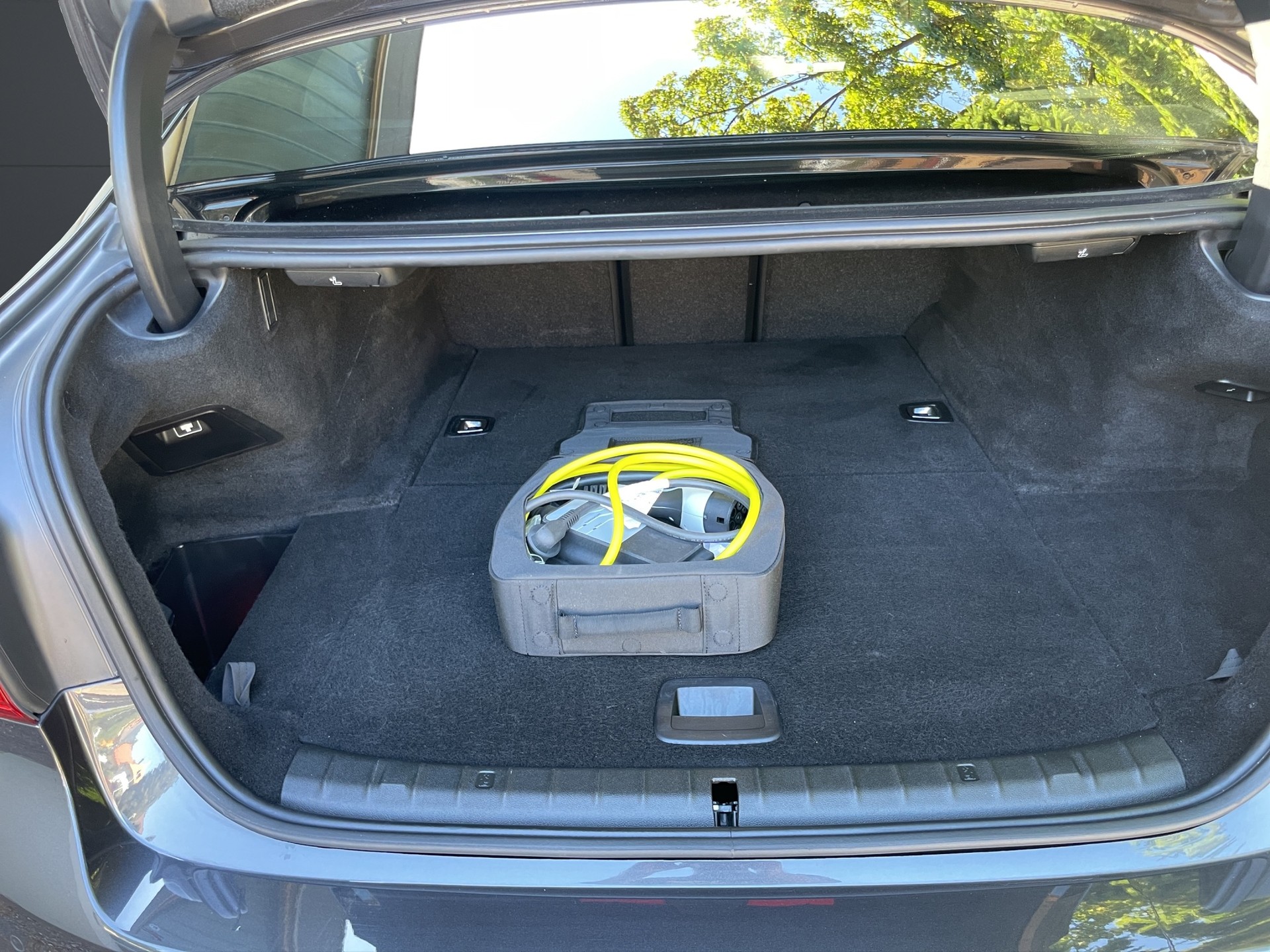 BMW 530e xDrive M Sport Steptronic-image-16