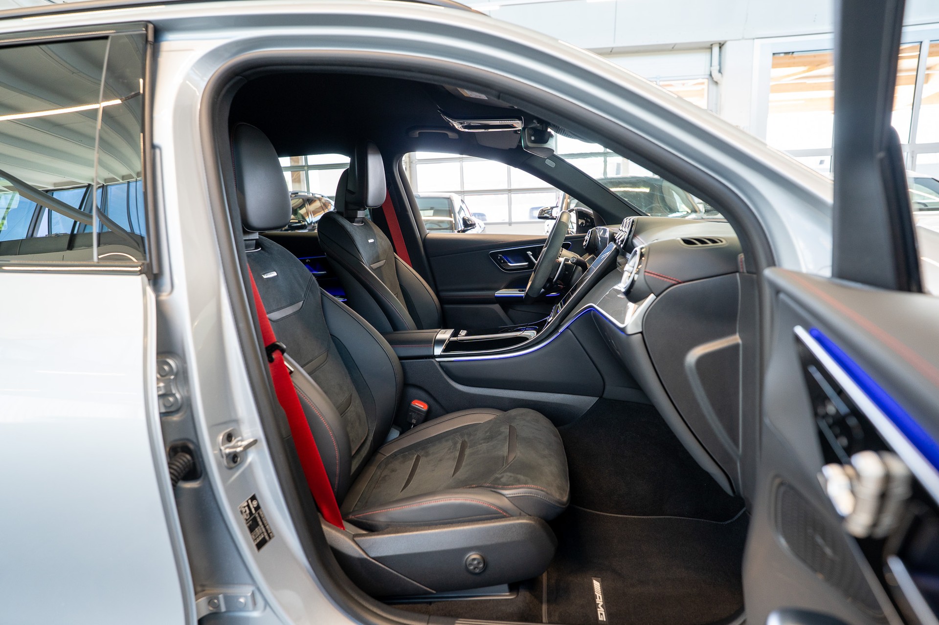 MERCEDES-BENZ GLC 43 AMG 4matic / Facelift / 360°Grad / Ambientebeleuchtung-image-14