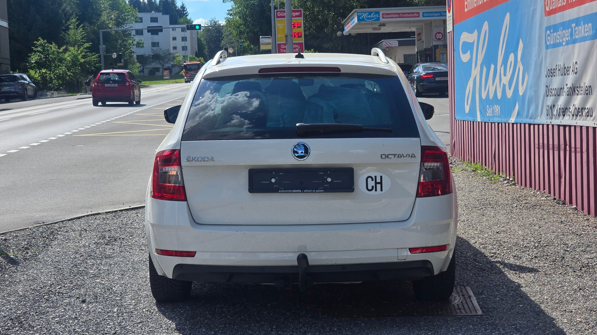 SKODA Octavia Combi 1.6 TDI Ambition-image-5