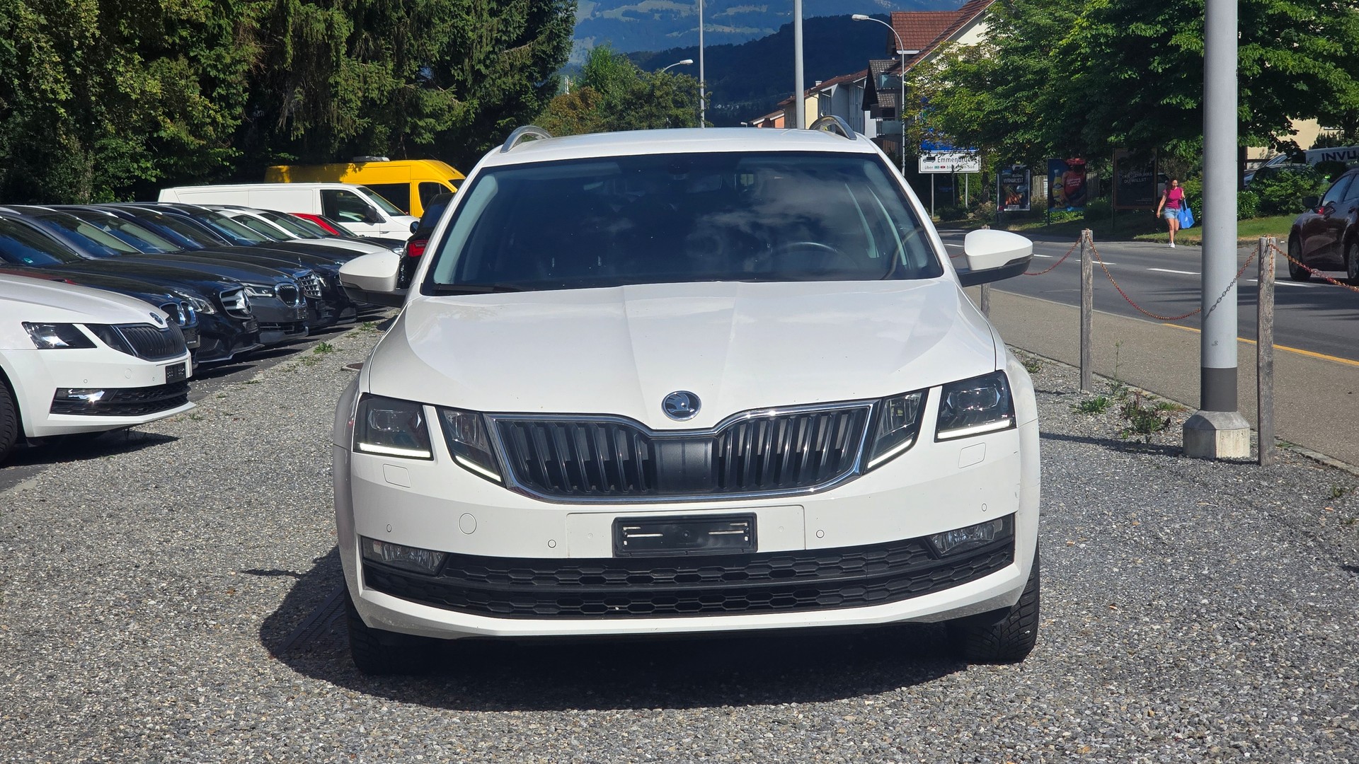 SKODA Octavia Combi 1.6 TDI Ambition-showroom-element-2