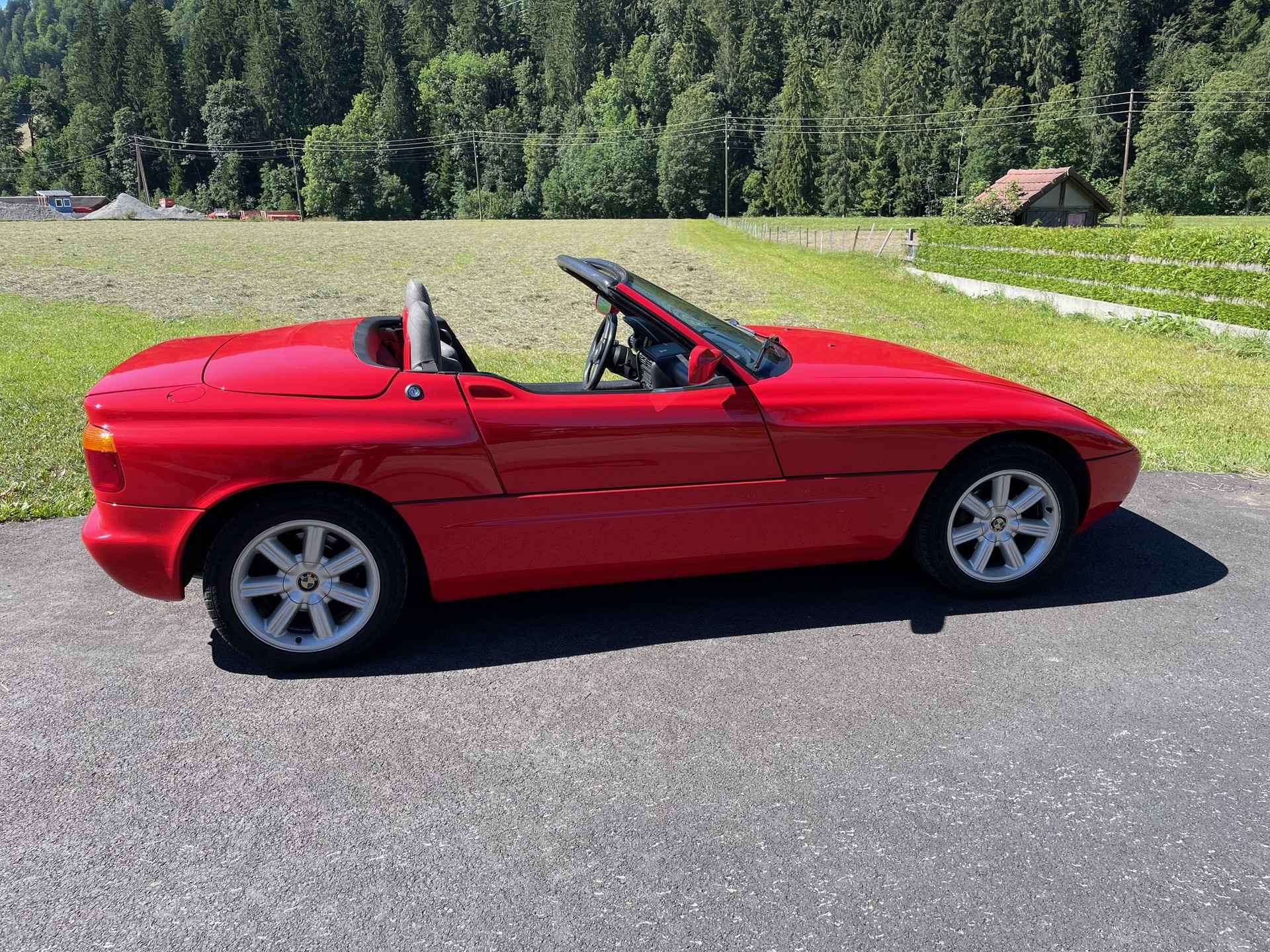 BMW Z1-showroom-element-2