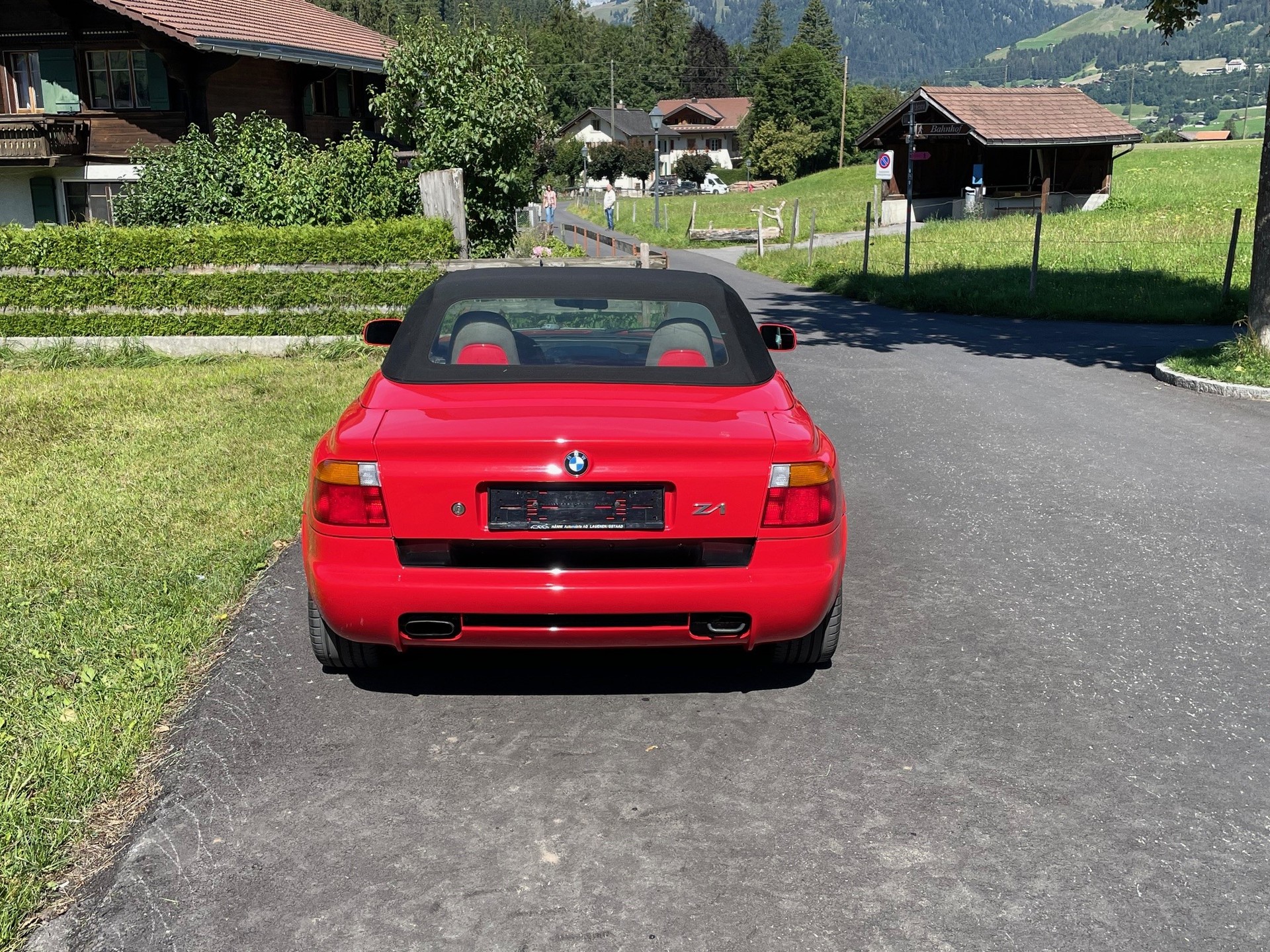 BMW Z1-showroom-element-1