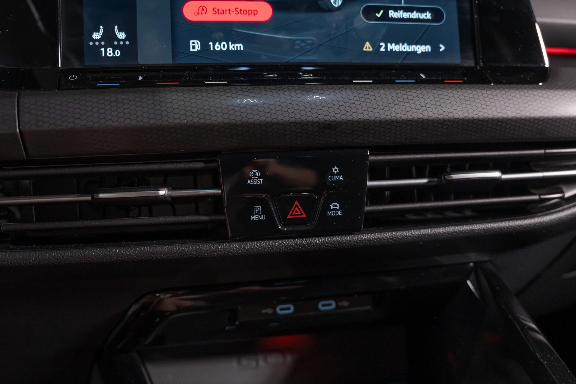 VW Golf VIII 2.0 TSI GTI Clubsport DSG-image-22