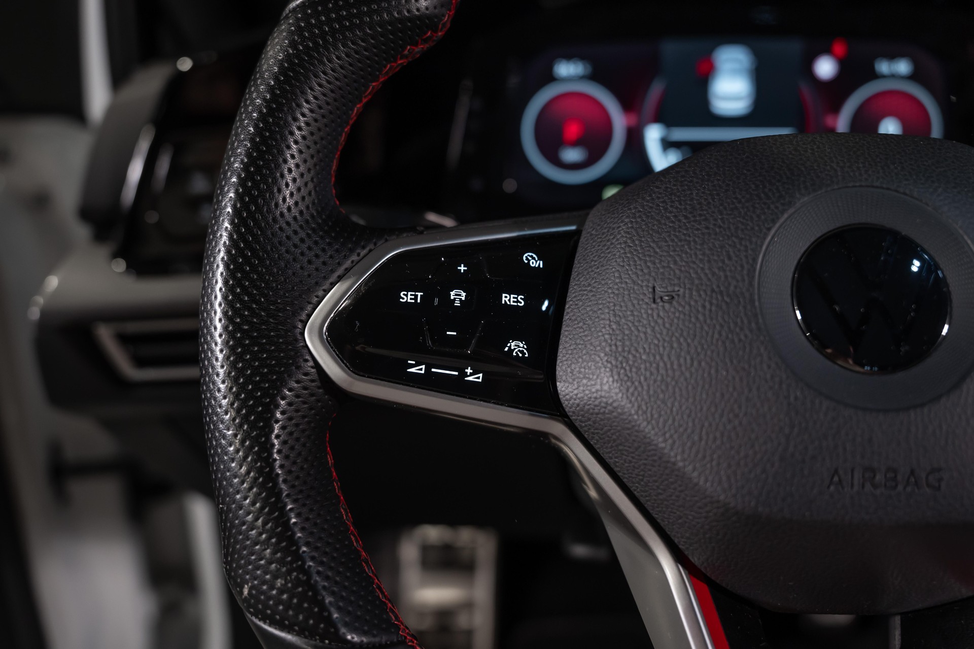 VW Golf VIII 2.0 TSI GTI Clubsport DSG-image-20