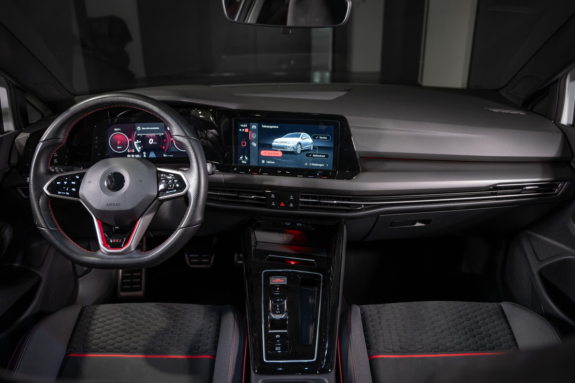 VW Golf VIII 2.0 TSI GTI Clubsport DSG-image-17