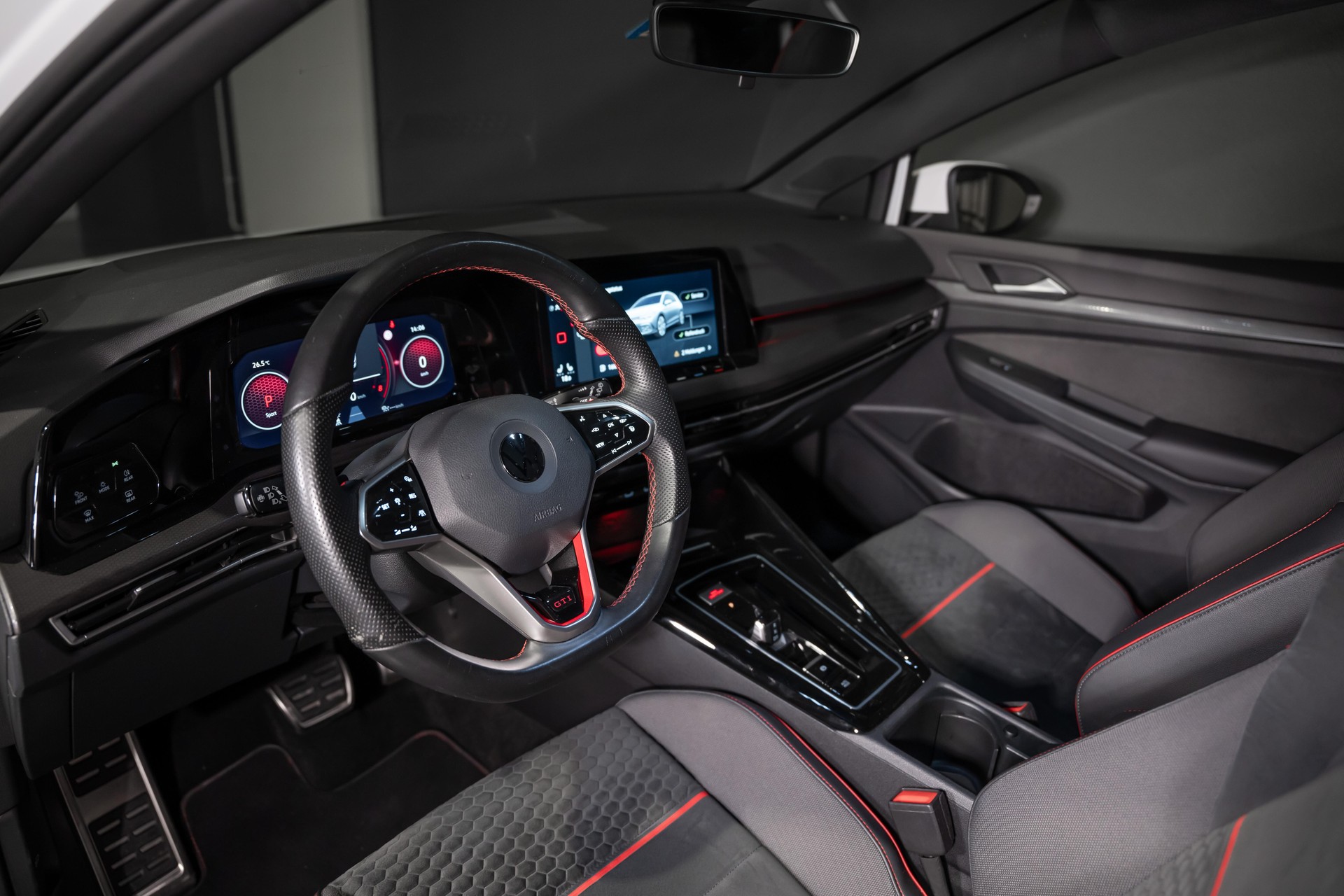 VW Golf VIII 2.0 TSI GTI Clubsport DSG-image-12