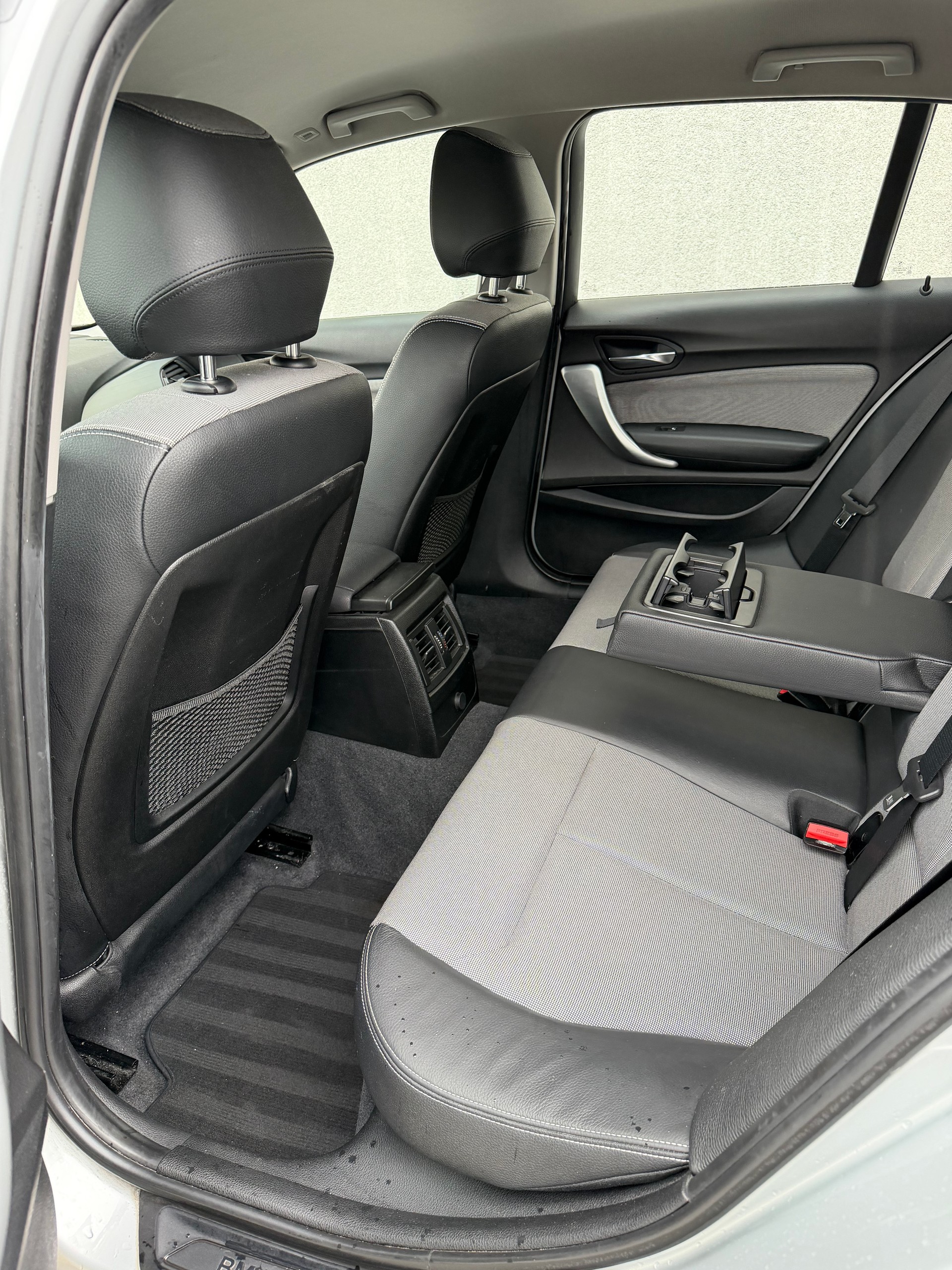 BMW 120d Urban Line Steptronic-showroom-element-3