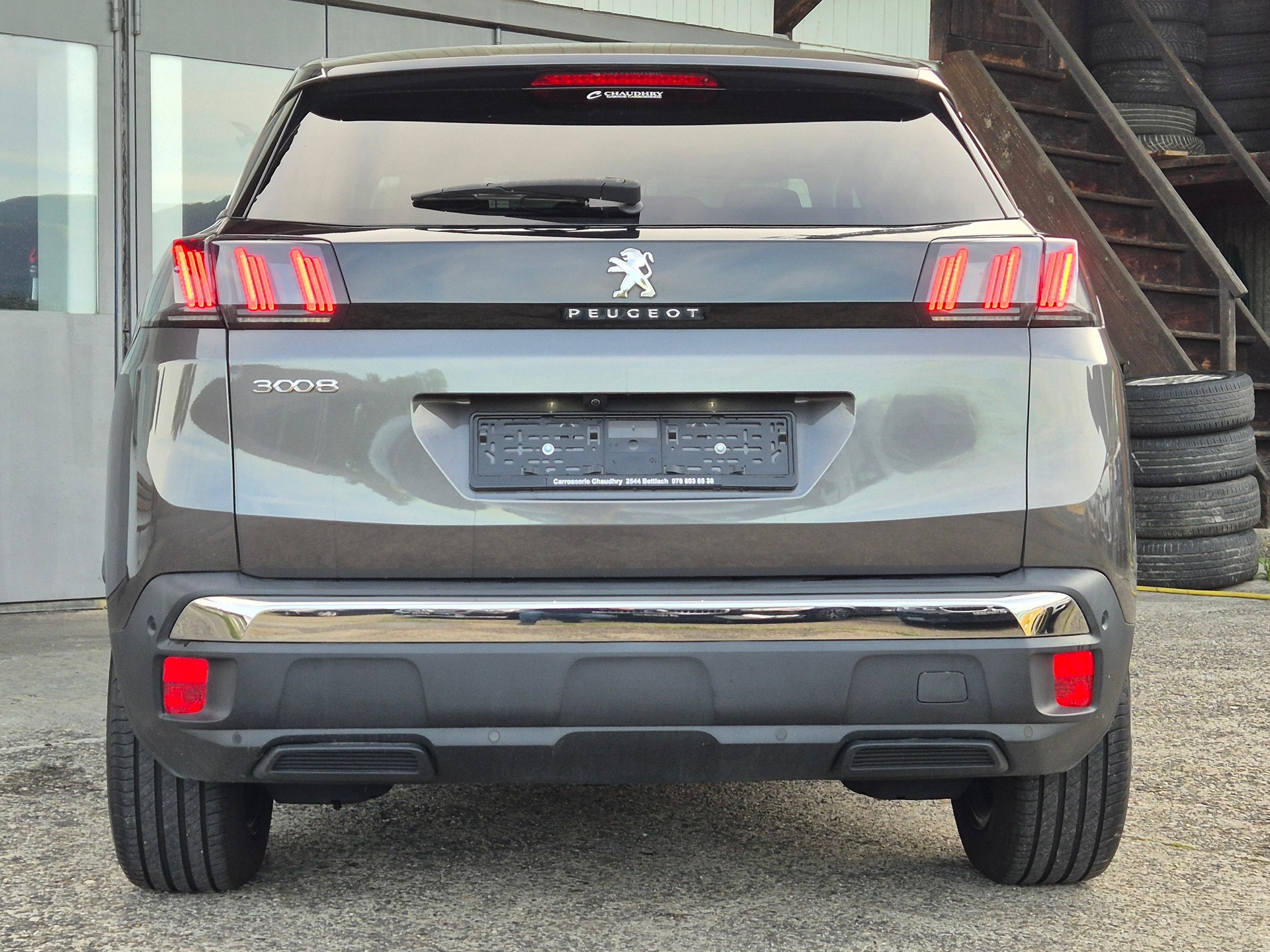 PEUGEOT 3008 1.2 PureTech Allure EAT8-image-6