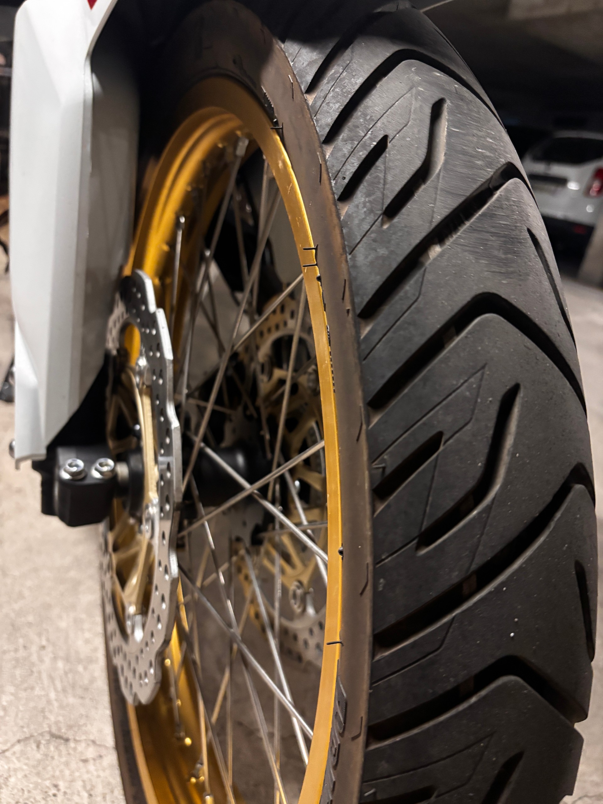 HONDA CRF 1000A Africa Twin-image-7