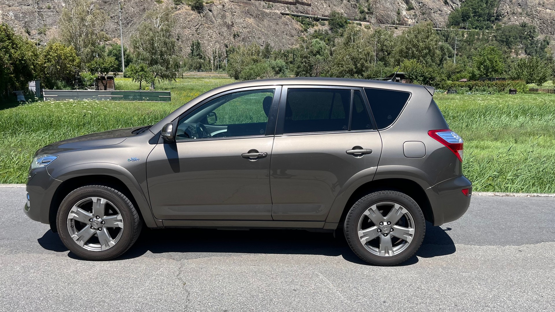 TOYOTA RAV-4 2.2D-CAT Linea Sol Premium AT-image-1