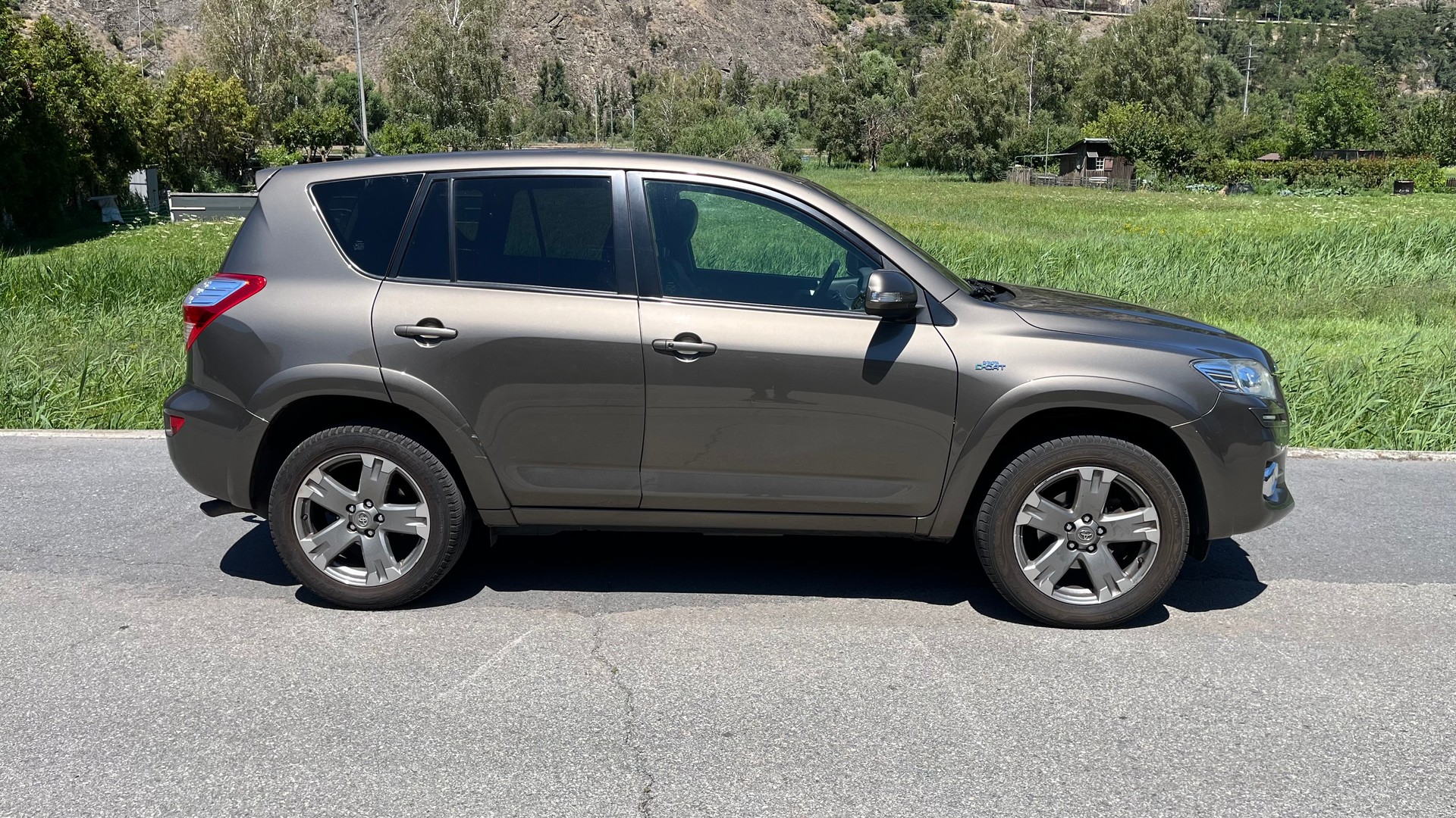 TOYOTA RAV-4 2.2D-CAT Linea Sol Premium AT-image-5