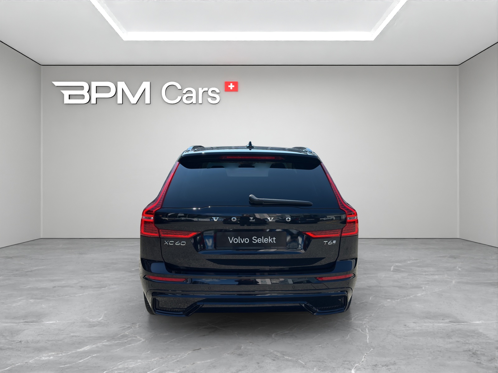 VOLVO XC60 2.0 T6 TE Plus Dark eAWD-showroom-element-2