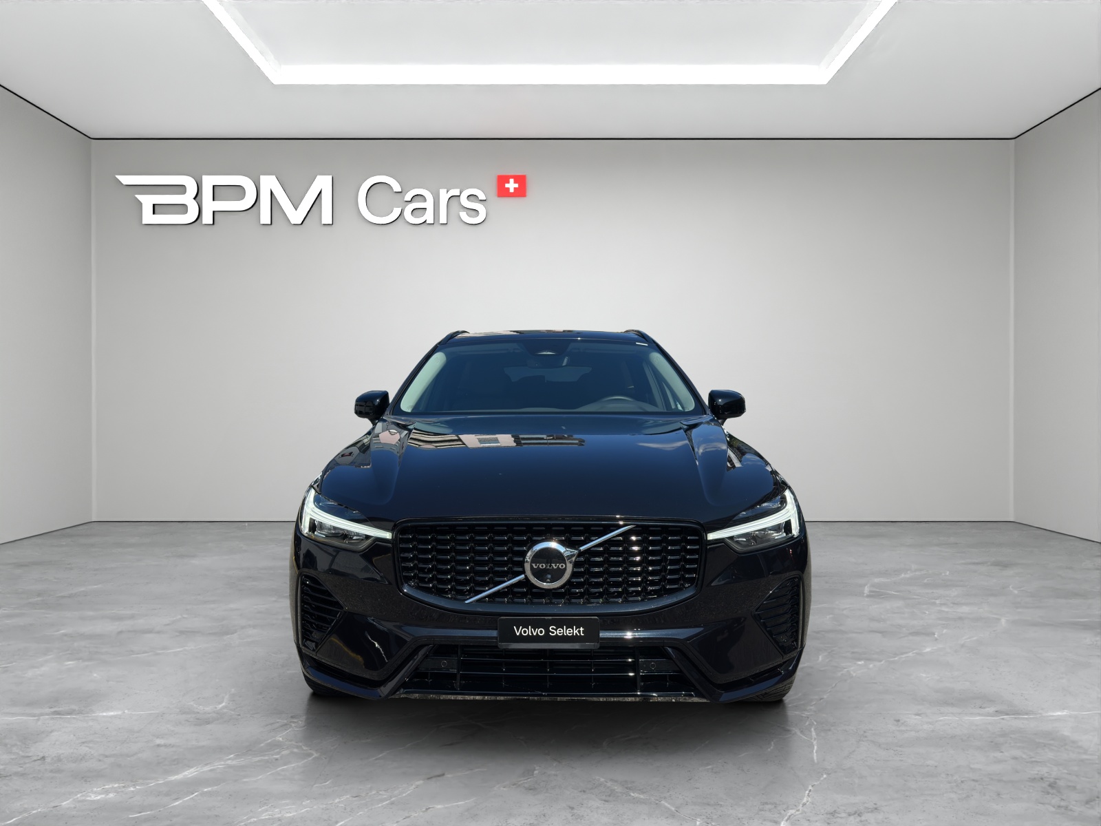 VOLVO XC60 2.0 T6 TE Plus Dark eAWD-showroom-element-1