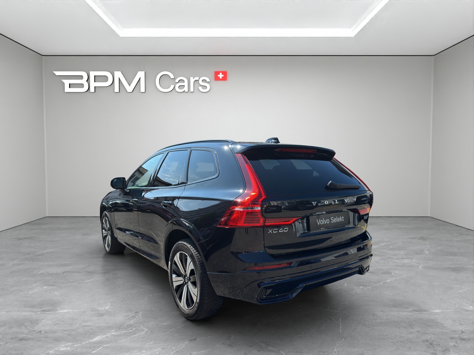 VOLVO XC60 2.0 T6 TE Plus Dark eAWD-image-4