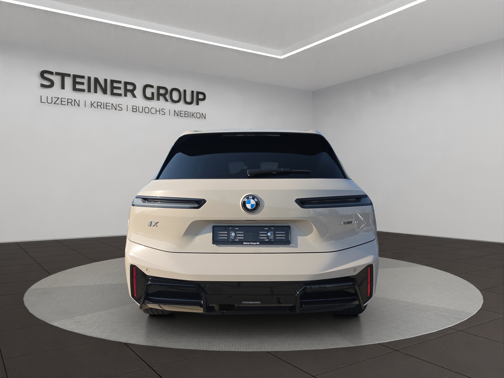 BMW iX xDrive60 M Sport Pro-image-5
