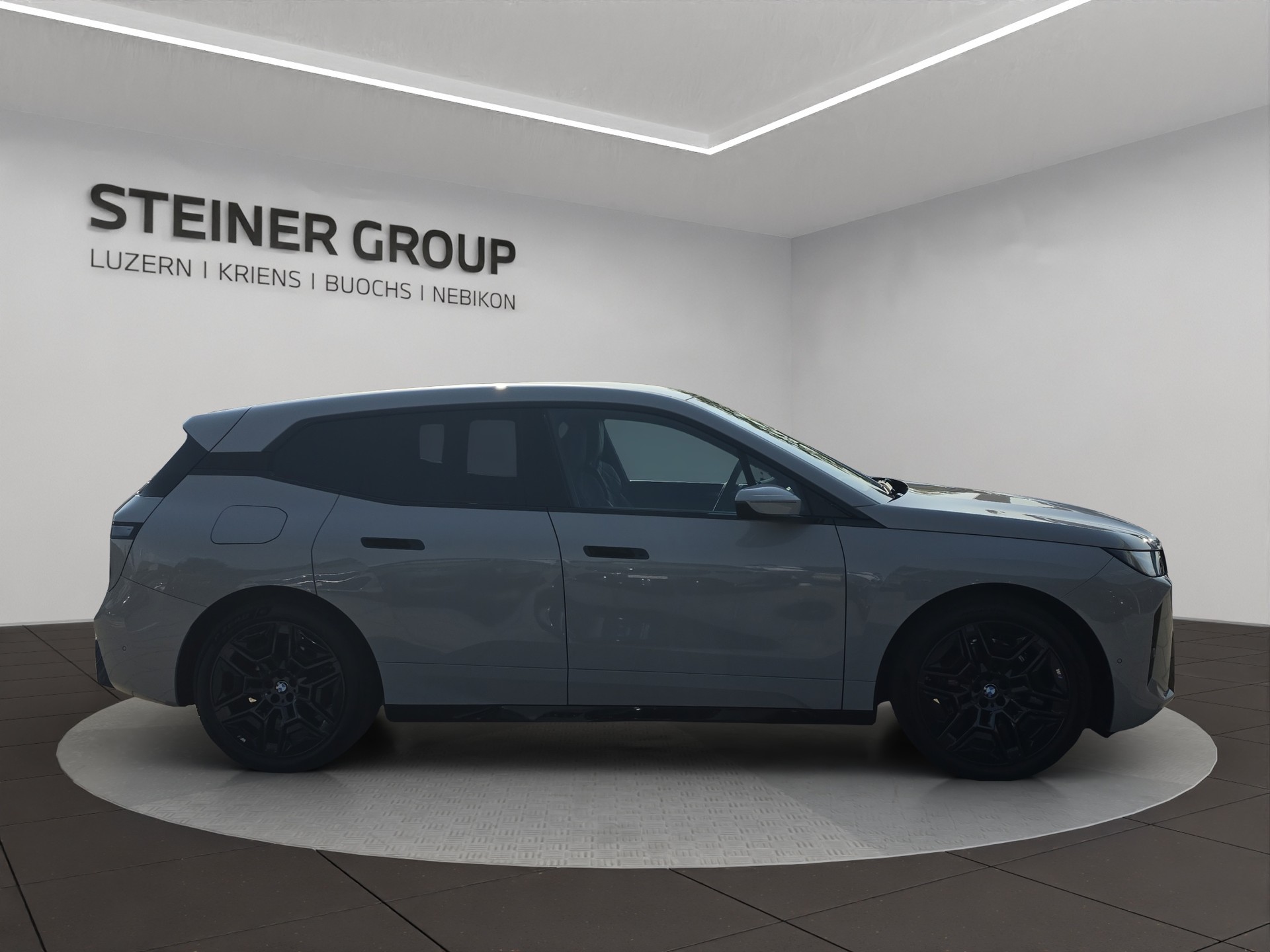 BMW iX xDrive60 M Sport Pro-showroom-element-3