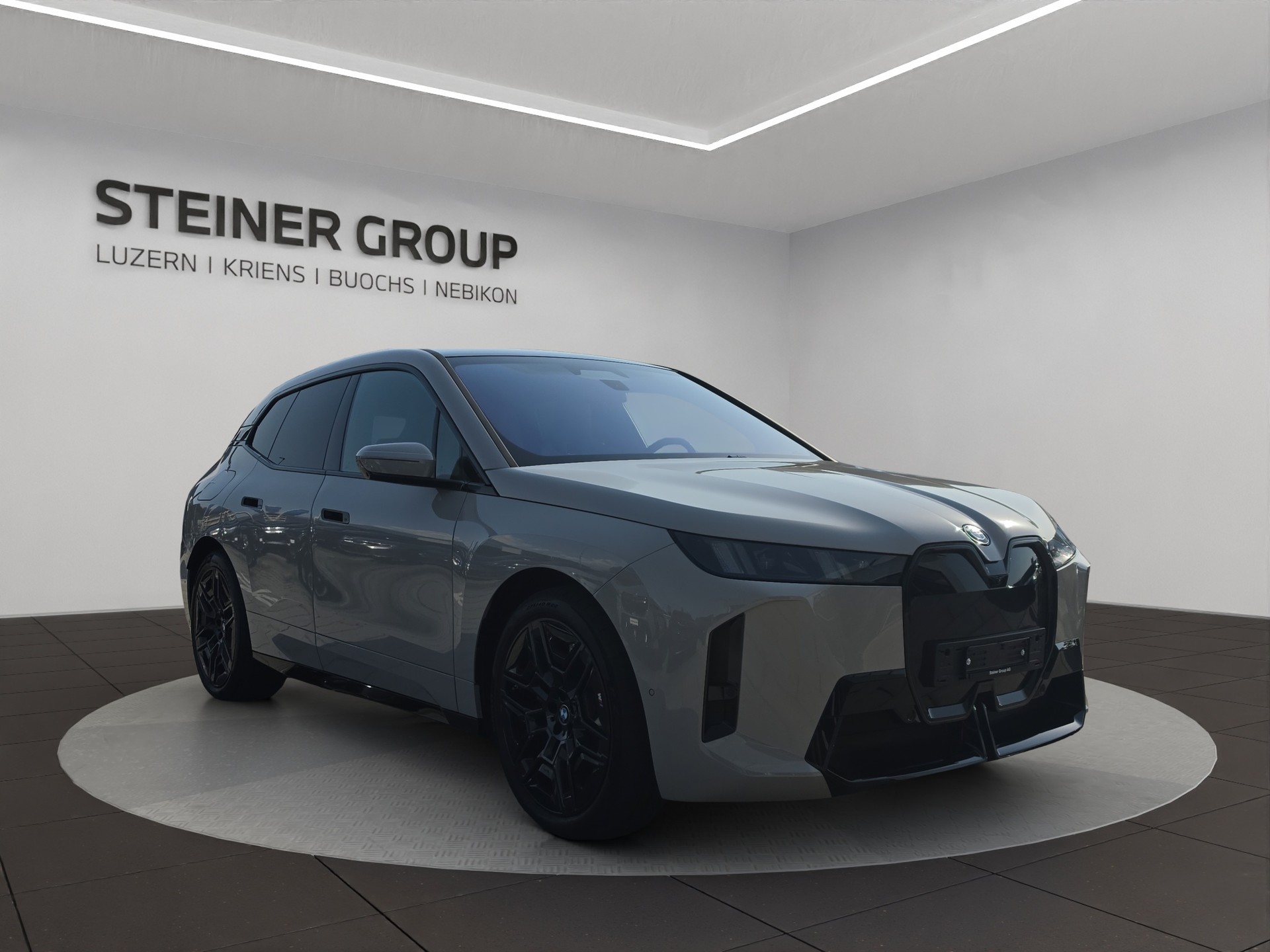 BMW iX xDrive60 M Sport Pro-showroom-element-2