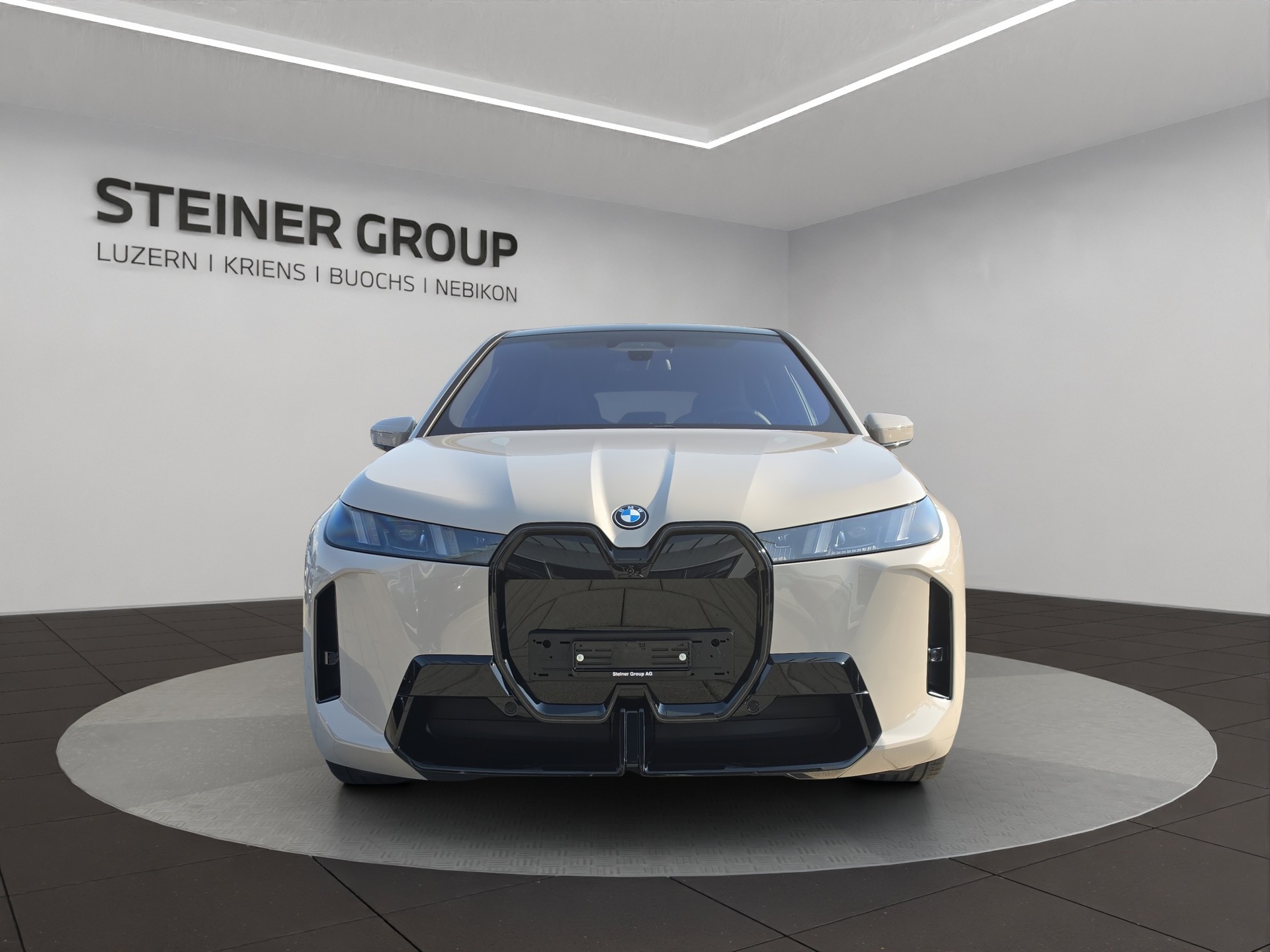 BMW iX xDrive60 M Sport Pro-showroom-element-1