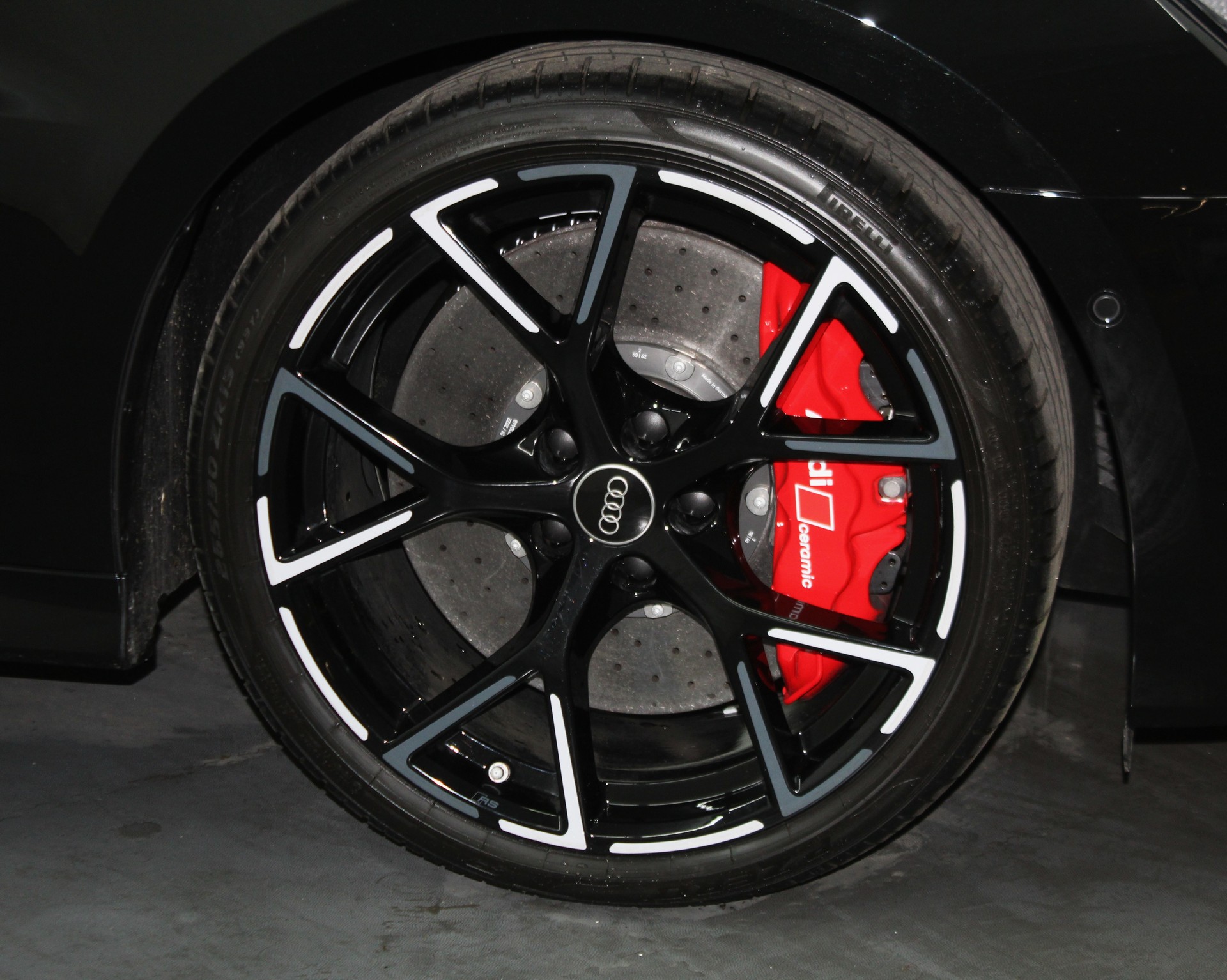 AUDI RS3 Sportback 2.5 TSI quattro S-tronic/ RS-Designpaket plus rot / Keramikbremsanlage / CH-Fahrzeug-image-31