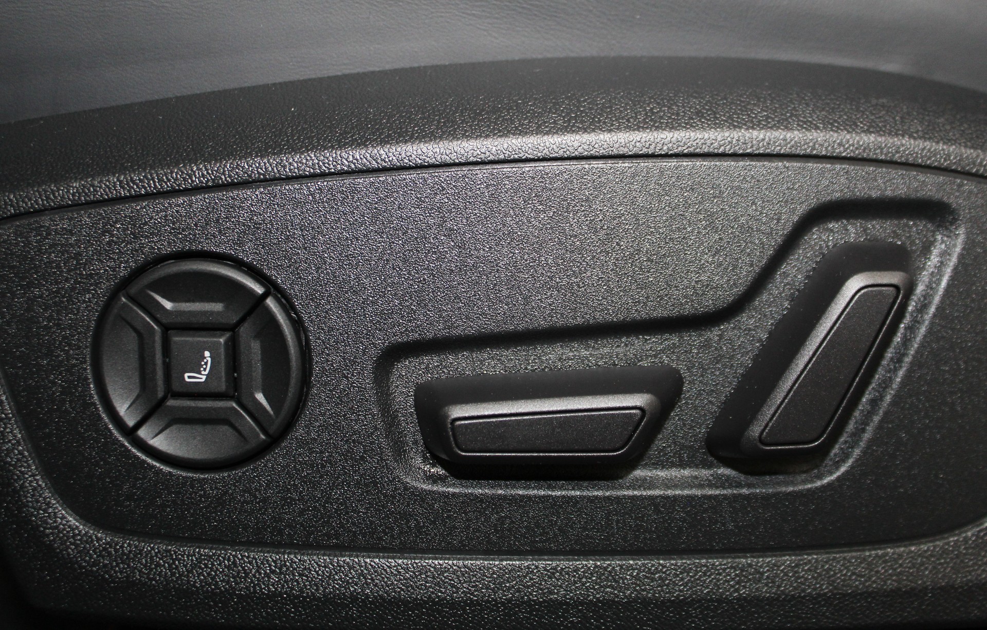 AUDI RS3 Sportback 2.5 TSI quattro S-tronic/ RS-Designpaket plus rot / Keramikbremsanlage / CH-Fahrzeug-image-19