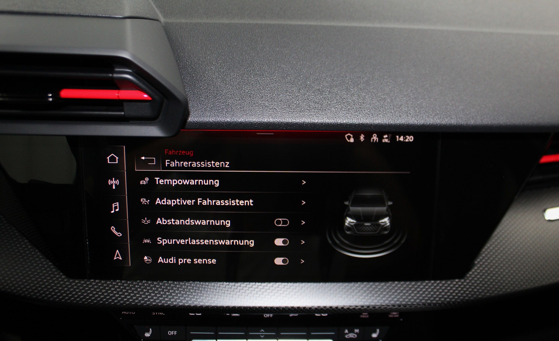 AUDI RS3 Sportback 2.5 TSI quattro S-tronic/ RS-Designpaket plus rot / Keramikbremsanlage / CH-Fahrzeug-image-23
