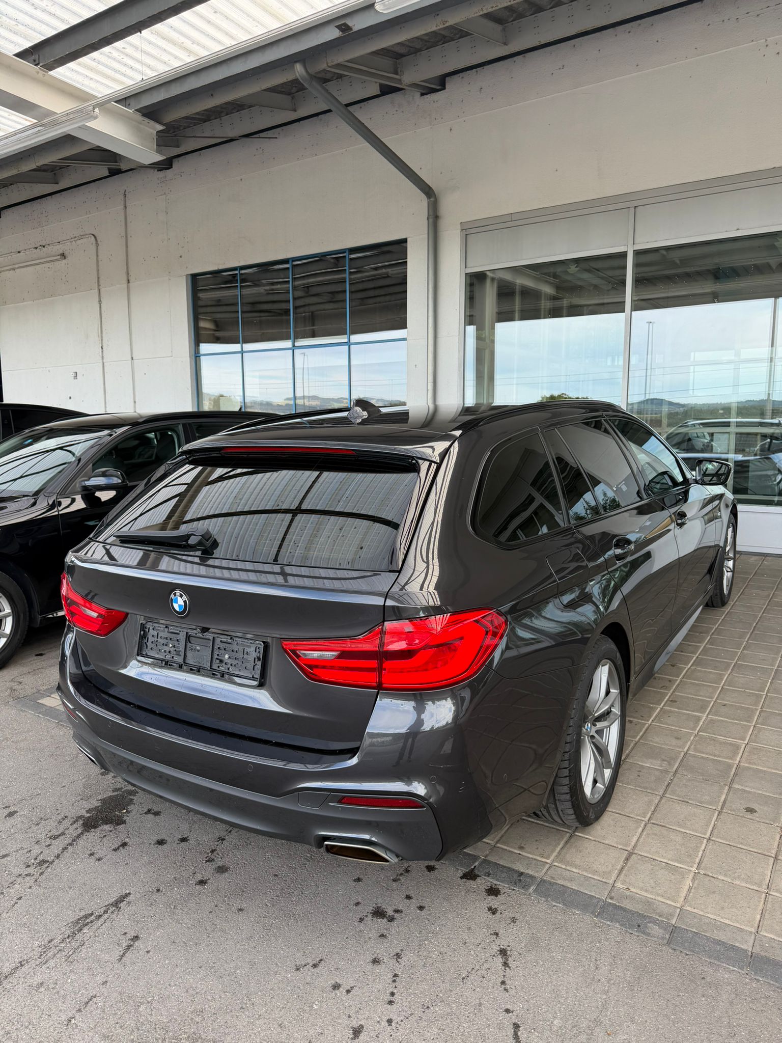 BMW 530d xDrive Touring Sport Line Steptronic-image-5