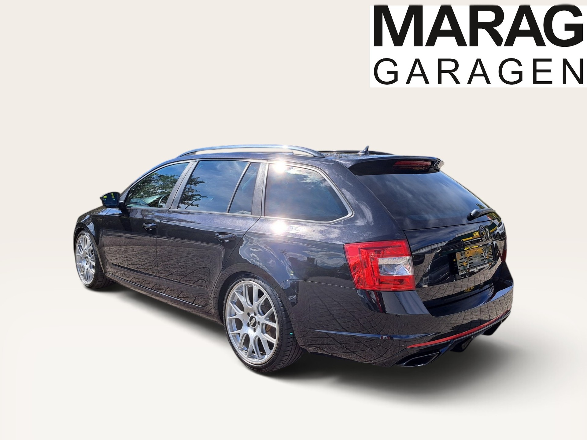 SKODA Octavia Combi 2.0 TSI RS-image-8