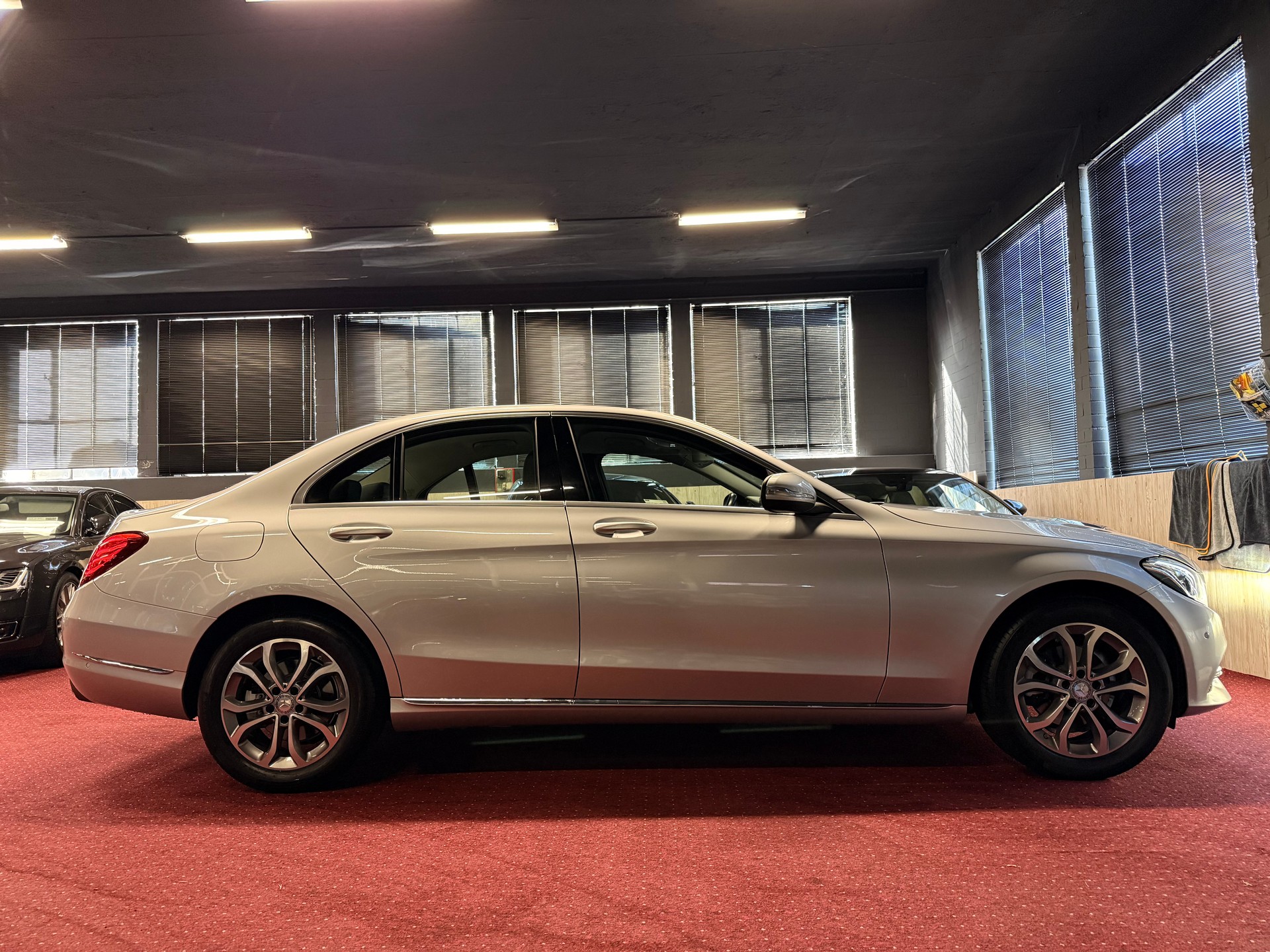 MERCEDES-BENZ C 180 Elégance 7G-Tronic / ** Frisch ab MFK & Service / 12 MT Garantie **-image-4