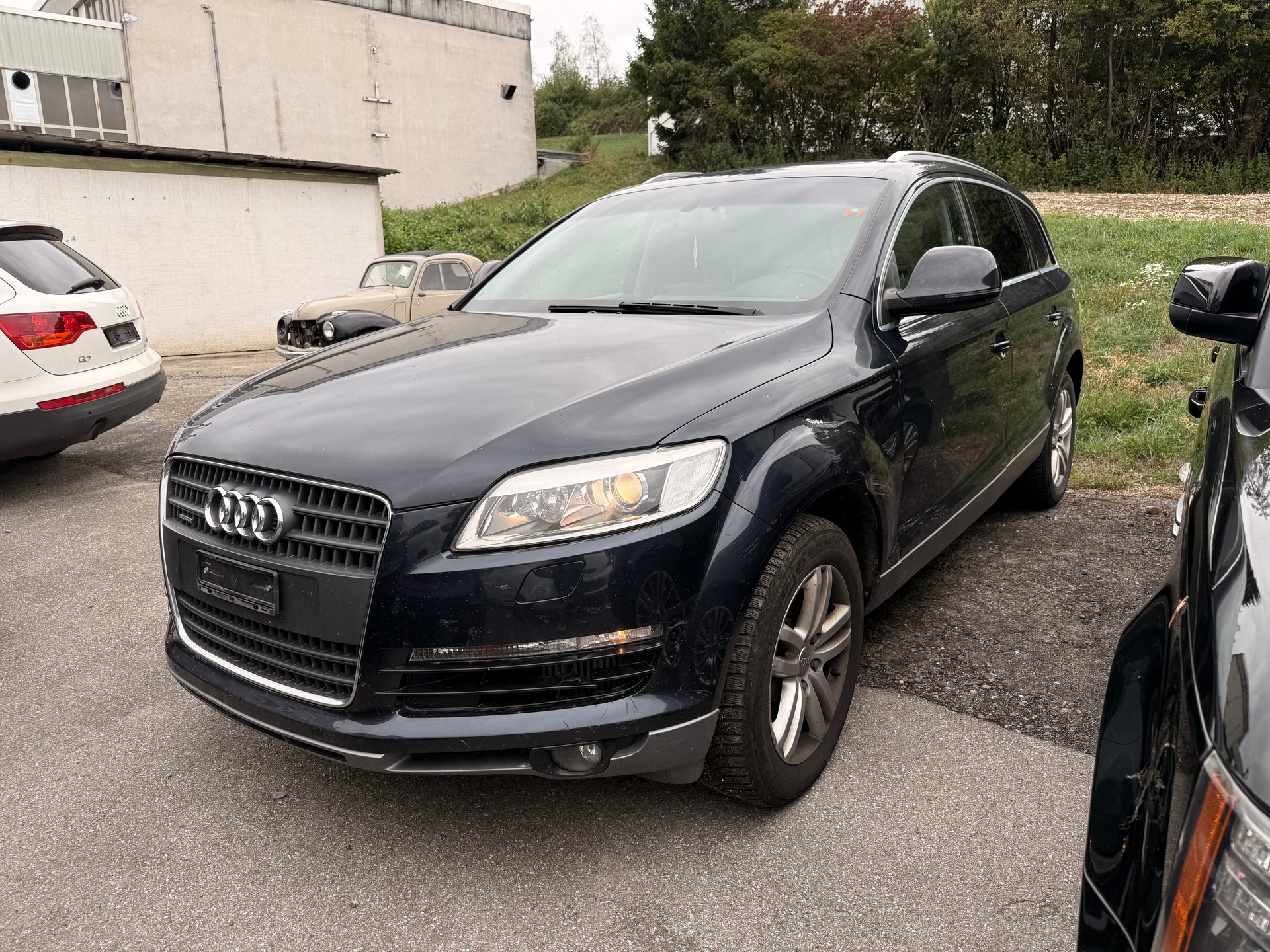 AUDI Q7 3.0 TDI quattro tiptronic / 7 Sitze / Diesel