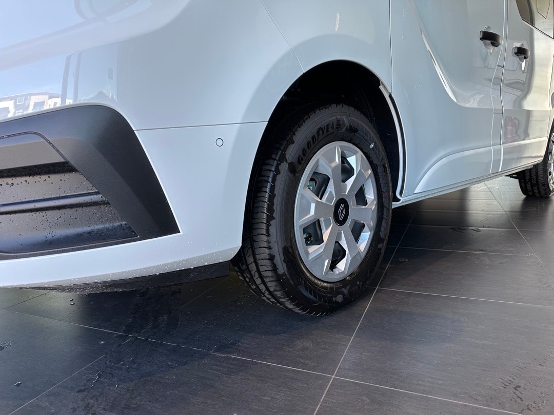 RENAULT Trafic Blue dCi 170 Passenger Techno EDC-showroom-element-2