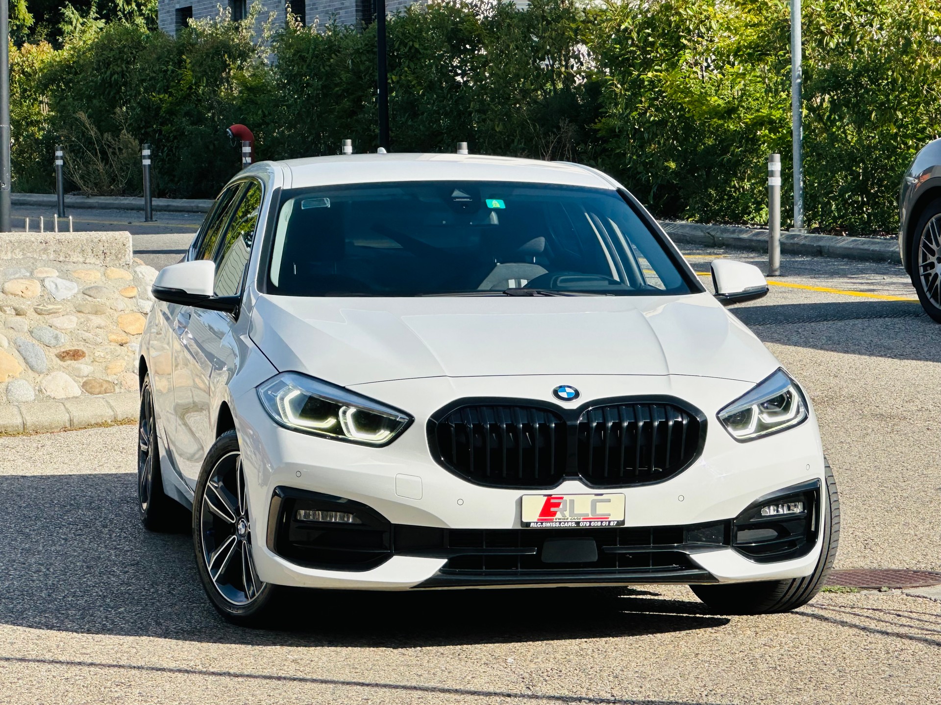 BMW 120d xDrive Steptronic Sport Line-showroom-element-3