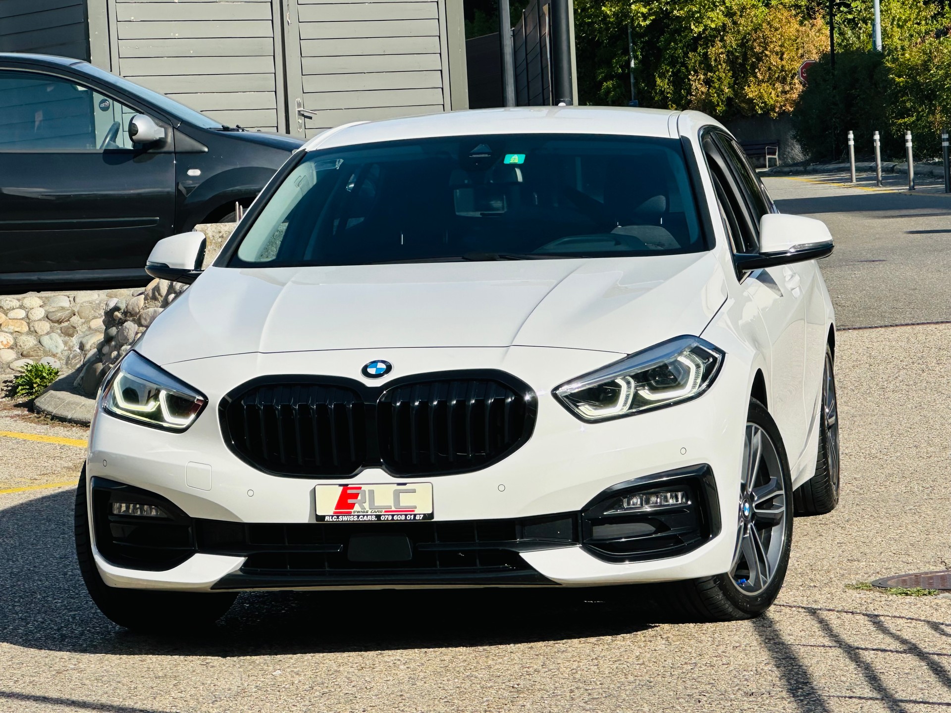 BMW 120d xDrive Steptronic Sport Line-showroom-element-1