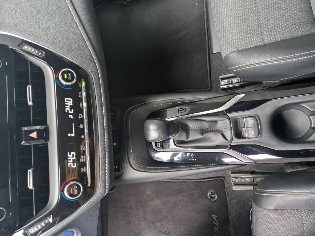 TOYOTA Corolla 2.0 HSD Trend 41594/049-image-14