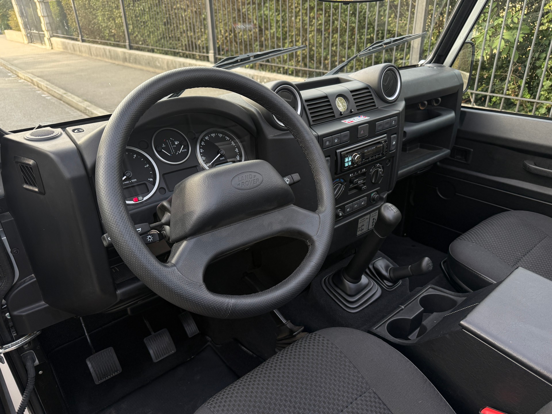 LAND ROVER 90TD4 Soft Top-showroom-element-3