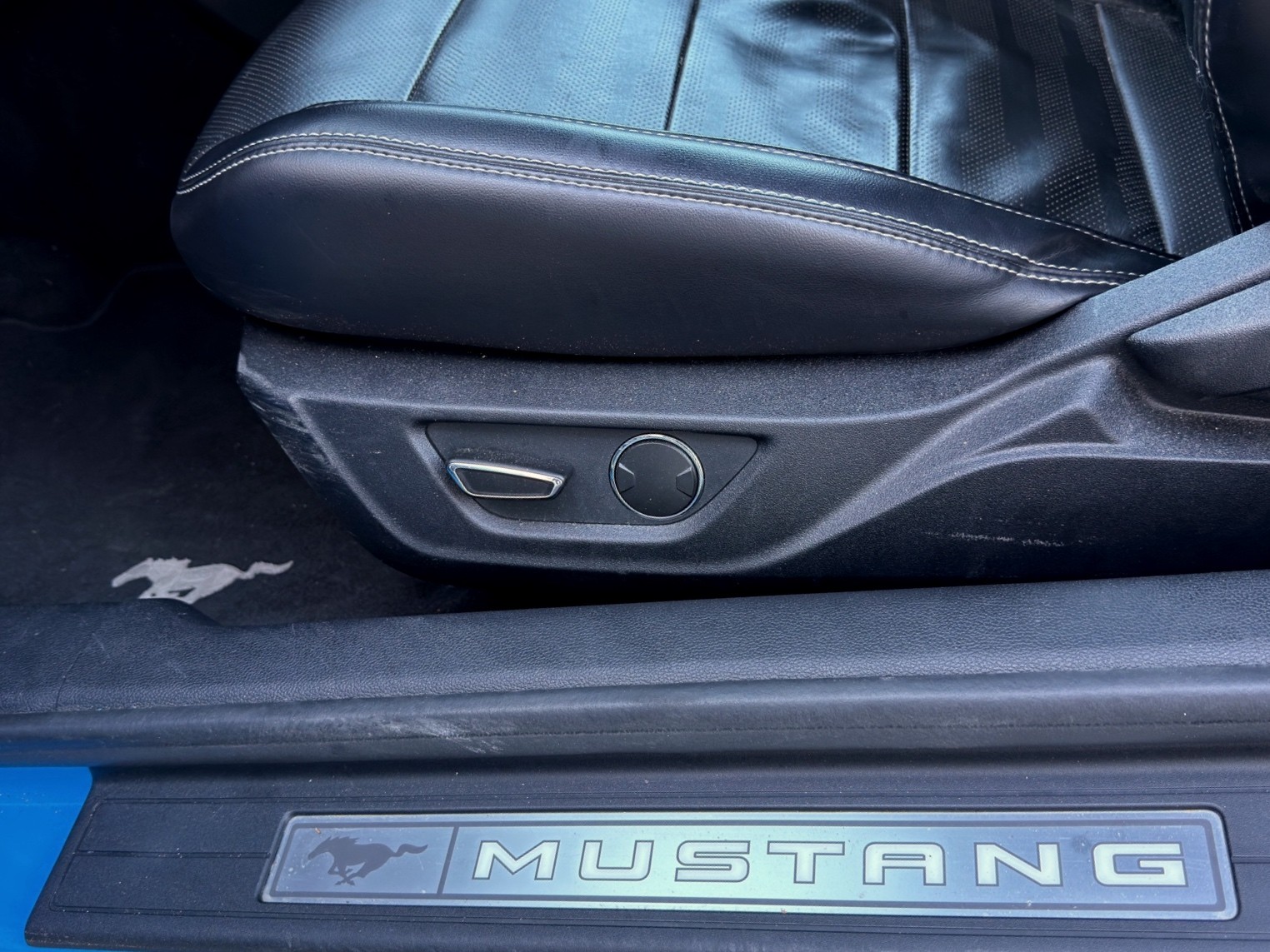 FORD Mustang Fastback 5.0 V8 GT Automat-image-26