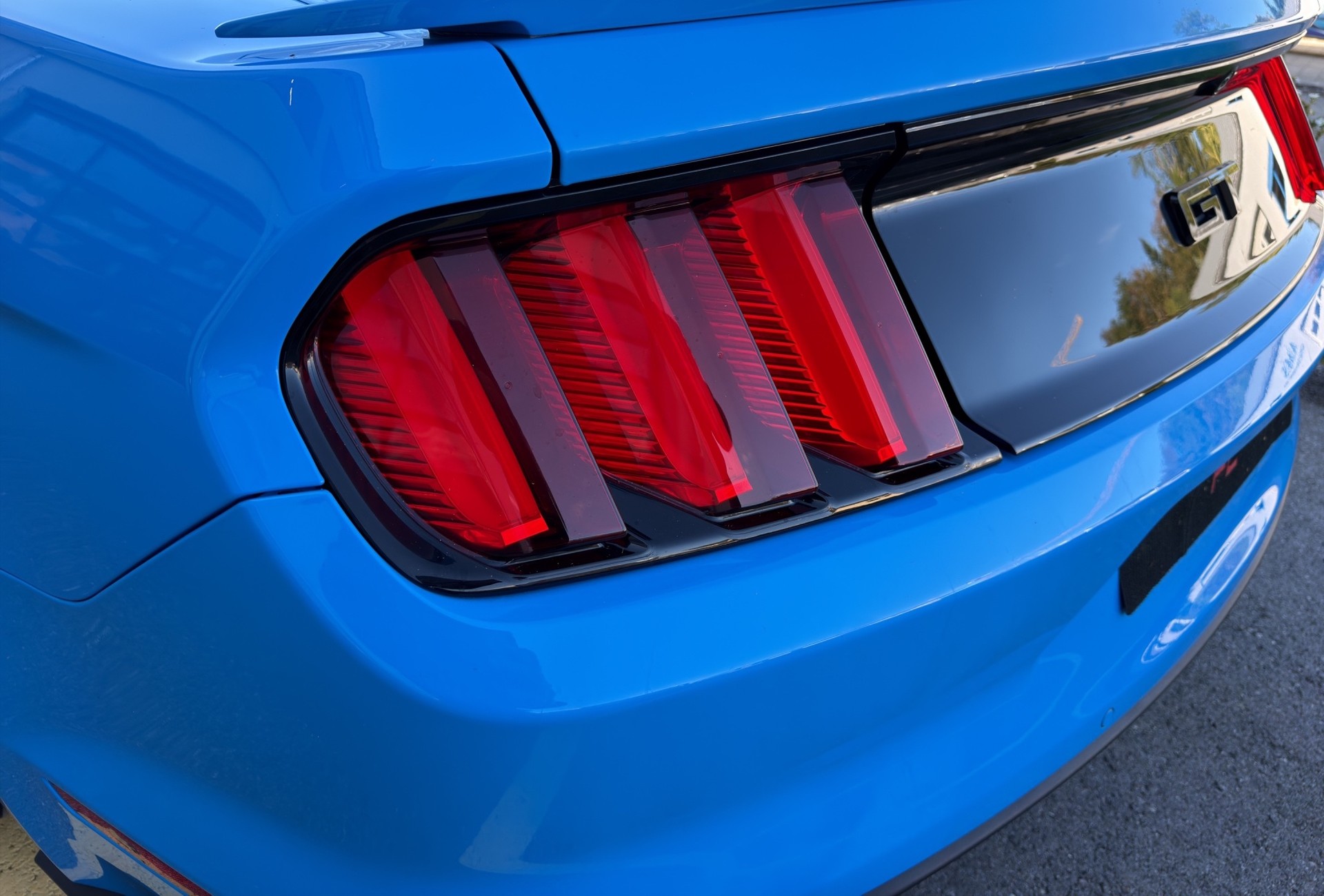 FORD Mustang Fastback 5.0 V8 GT Automat-image-30
