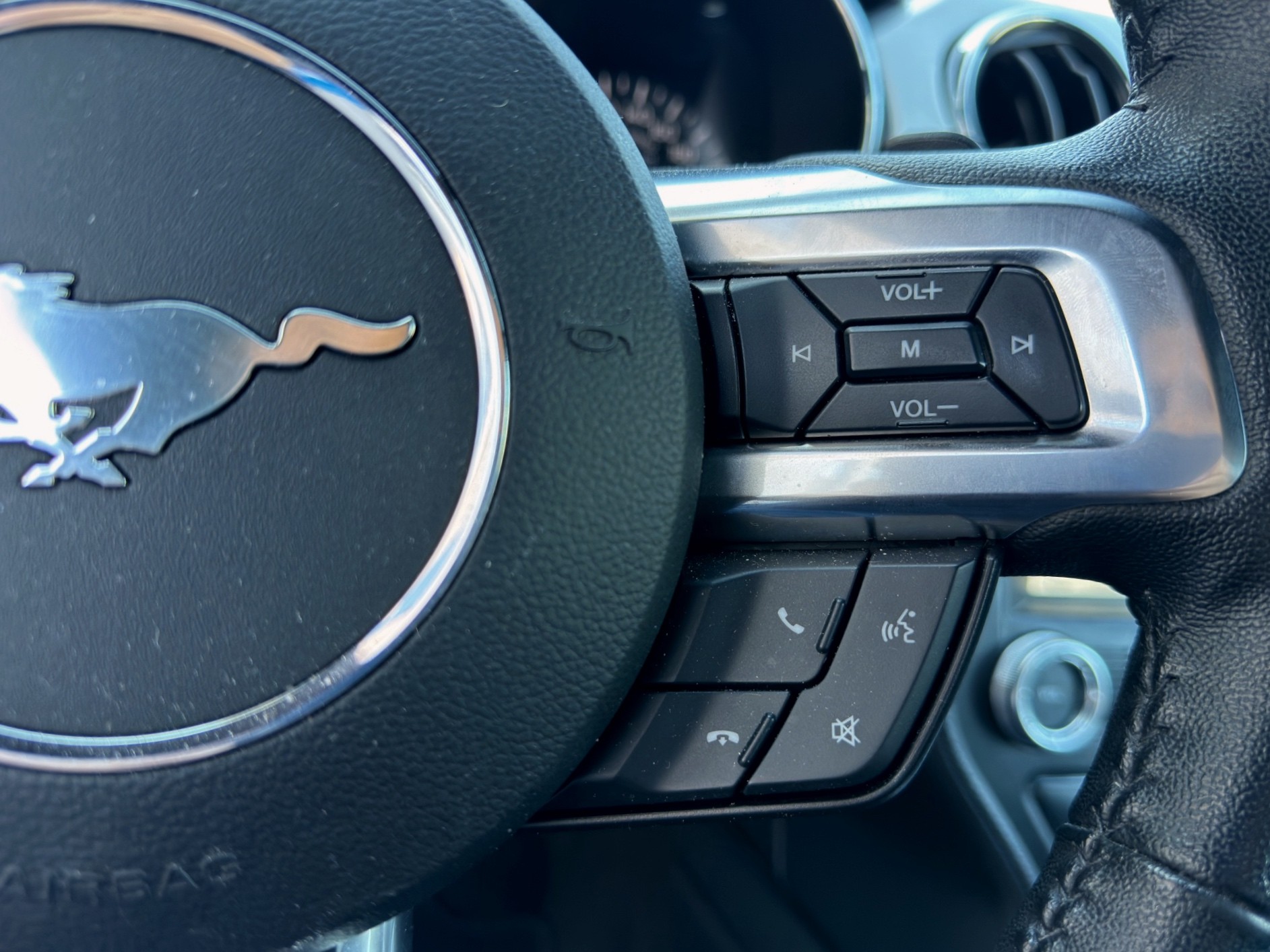 FORD Mustang Fastback 5.0 V8 GT Automat-image-16