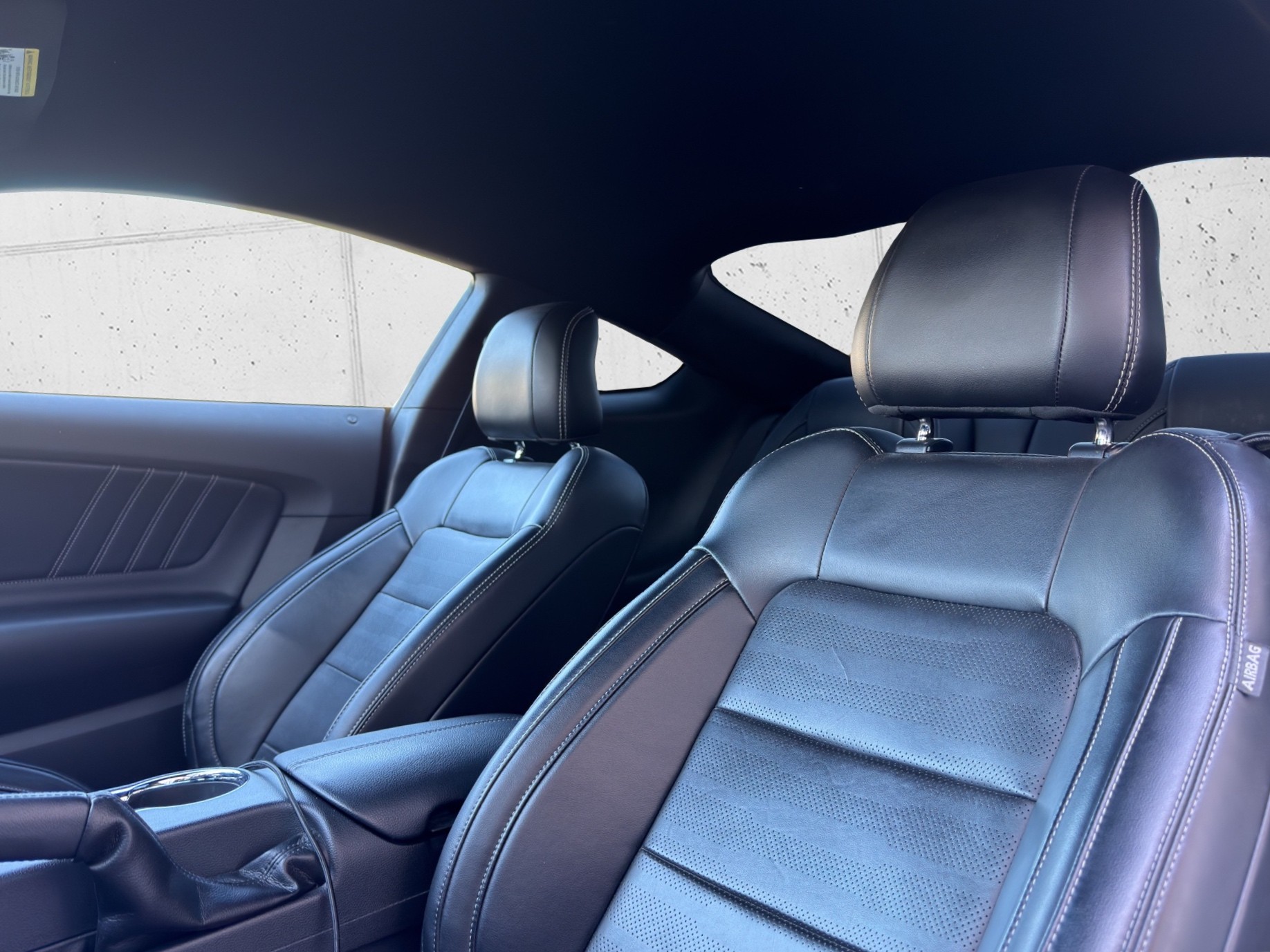 FORD Mustang Fastback 5.0 V8 GT Automat-image-25