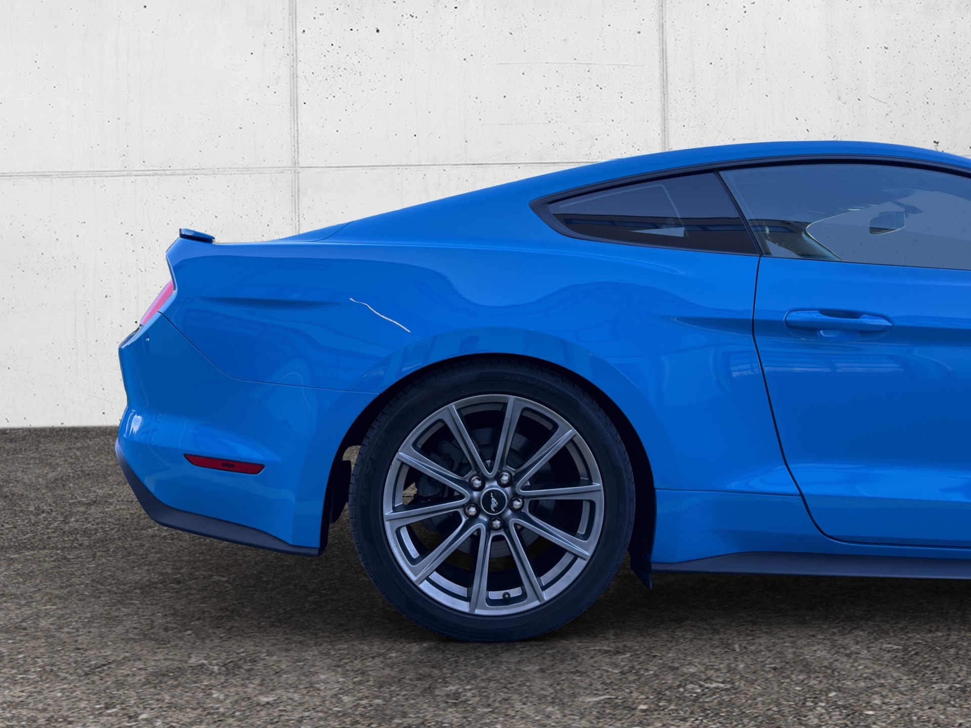 FORD Mustang Fastback 5.0 V8 GT Automat-image-8