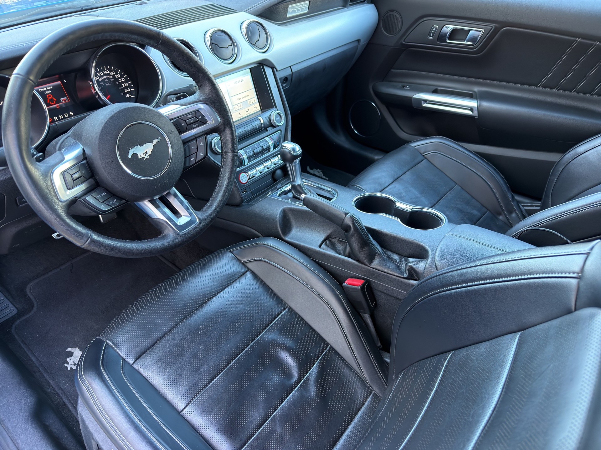 FORD Mustang Fastback 5.0 V8 GT Automat-image-11