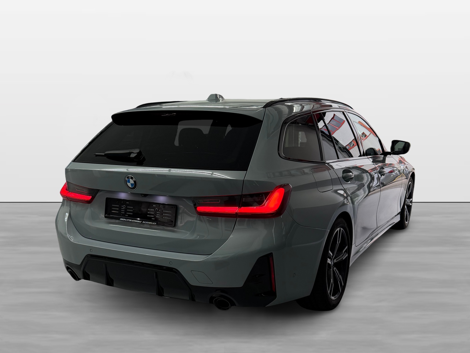 BMW 318i Touring Steptronic M Sport-image-5