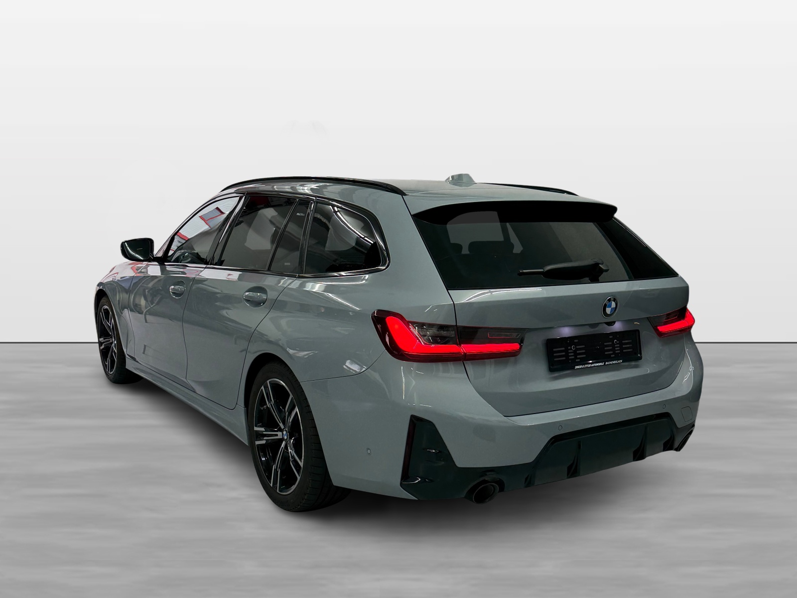 BMW 318i Touring Steptronic M Sport-showroom-element-3
