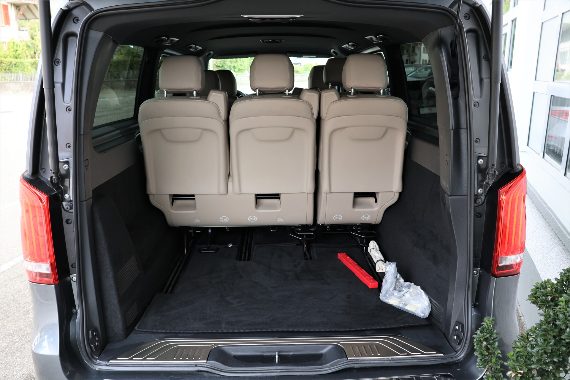MERCEDES-BENZ V 300 d extralang Avantgarde 4Matic 9G-Tronic (CH)-image-19