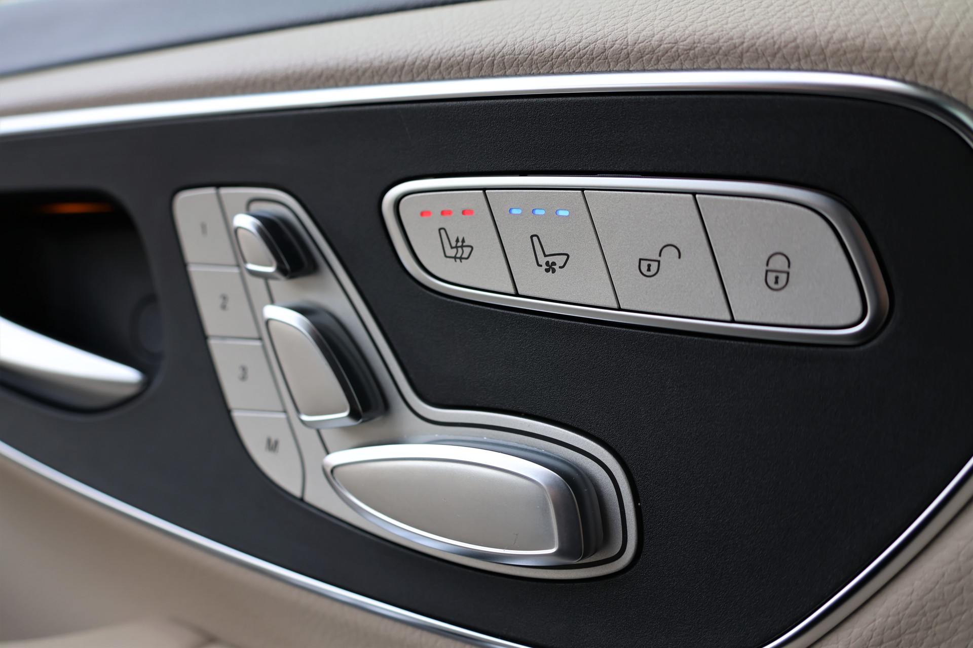 MERCEDES-BENZ V 300 d extralang Avantgarde 4Matic 9G-Tronic (CH)-image-10